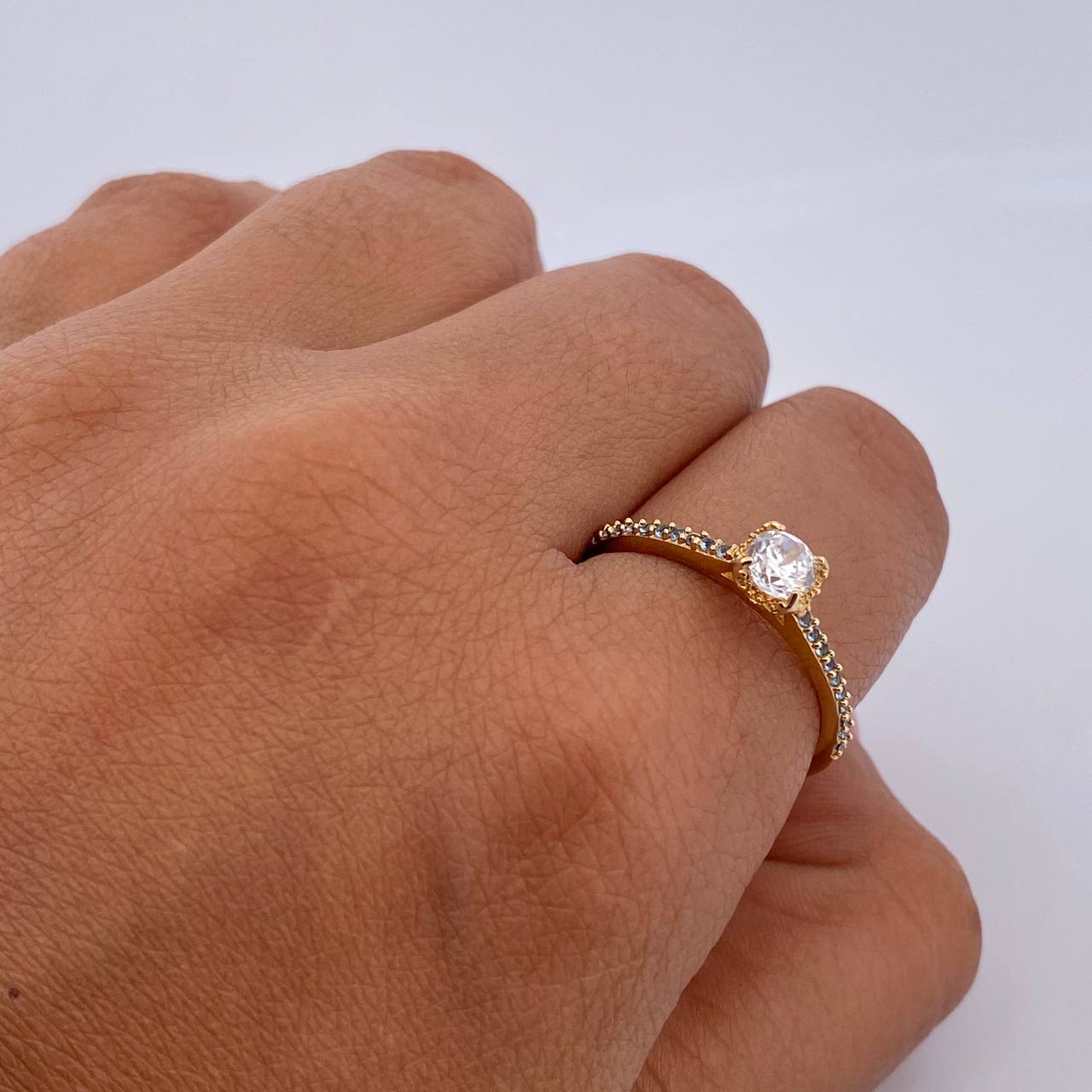Ring Solitaire Churumbela 1.95gr / Size 7 3/4 / Blue White Zircons 18K Yellow Gold $