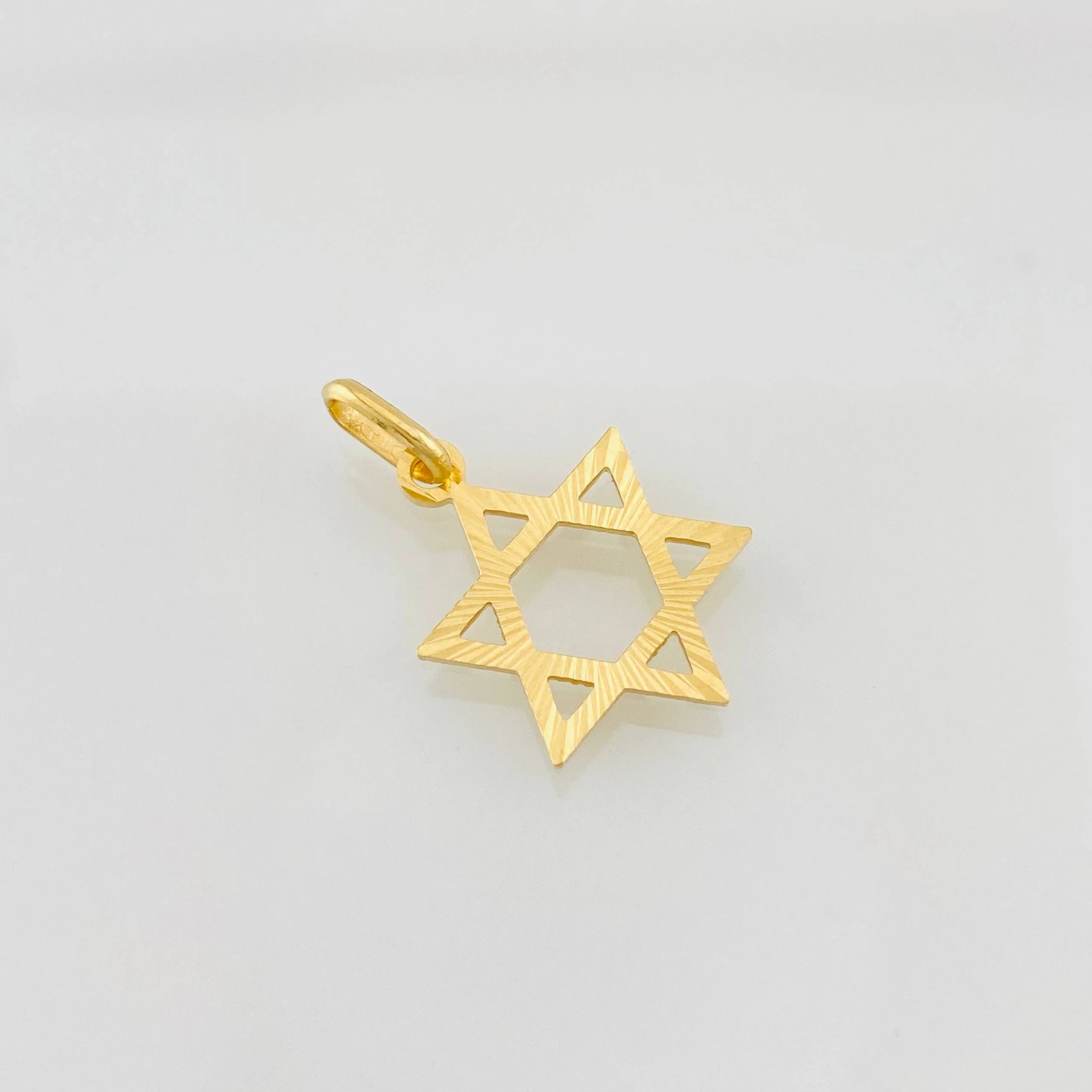 Pendant Star of David 0.75g / 3/4 in 18K Yellow Gold