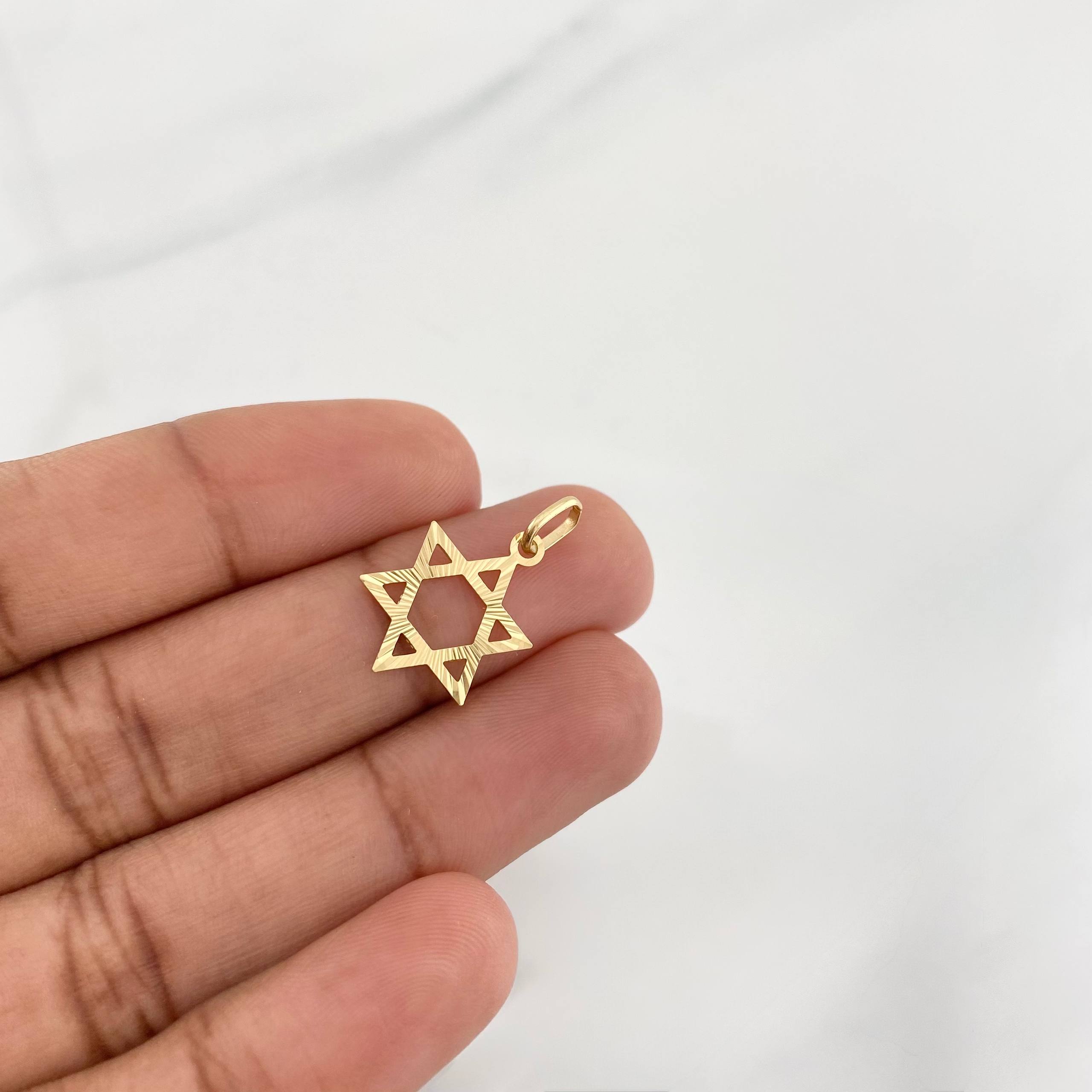 Pendant Star of David 0.75g / 1 in 18K Yellow Gold