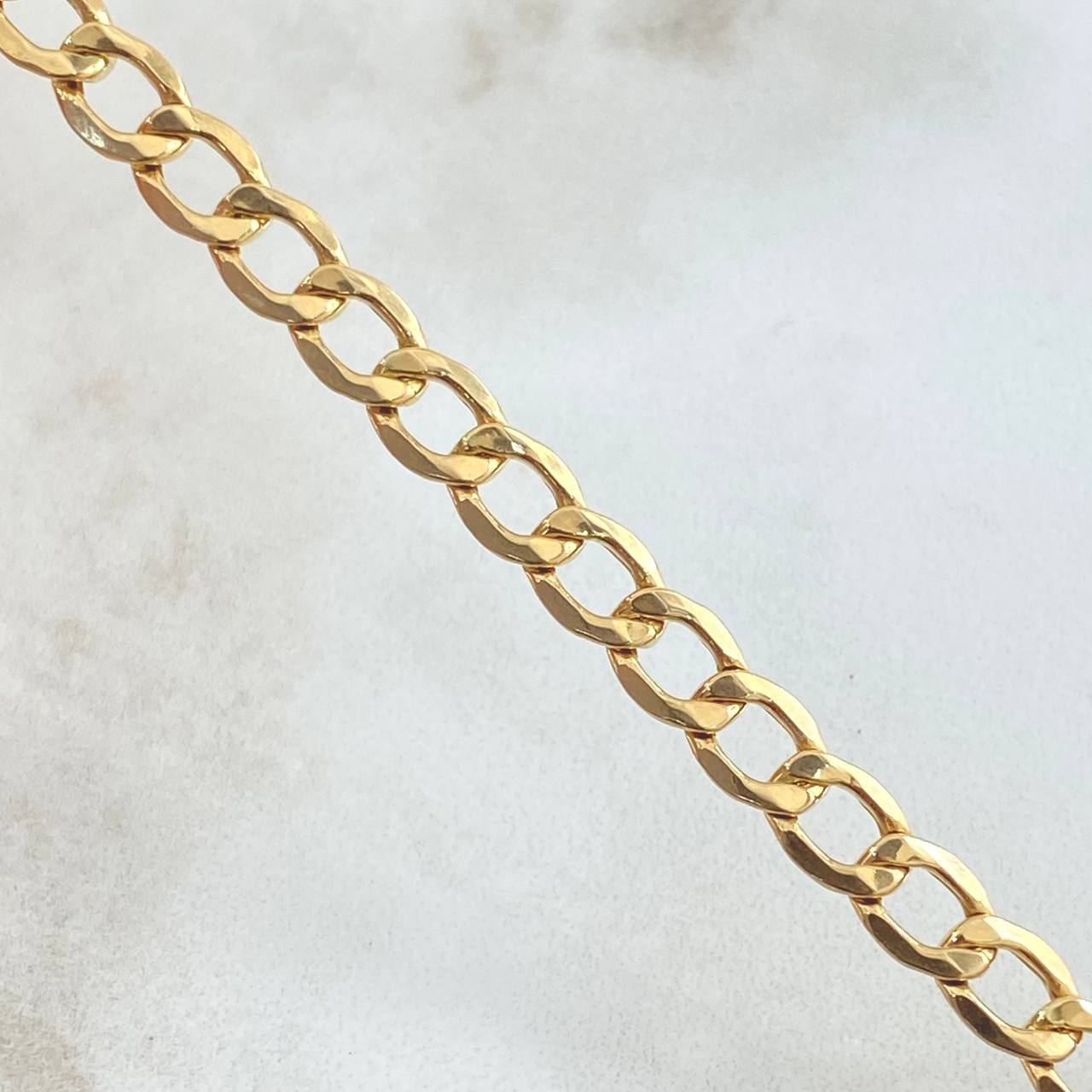 Cuban Bracelet 4.6gr / 8.3in / +3 18K Gold