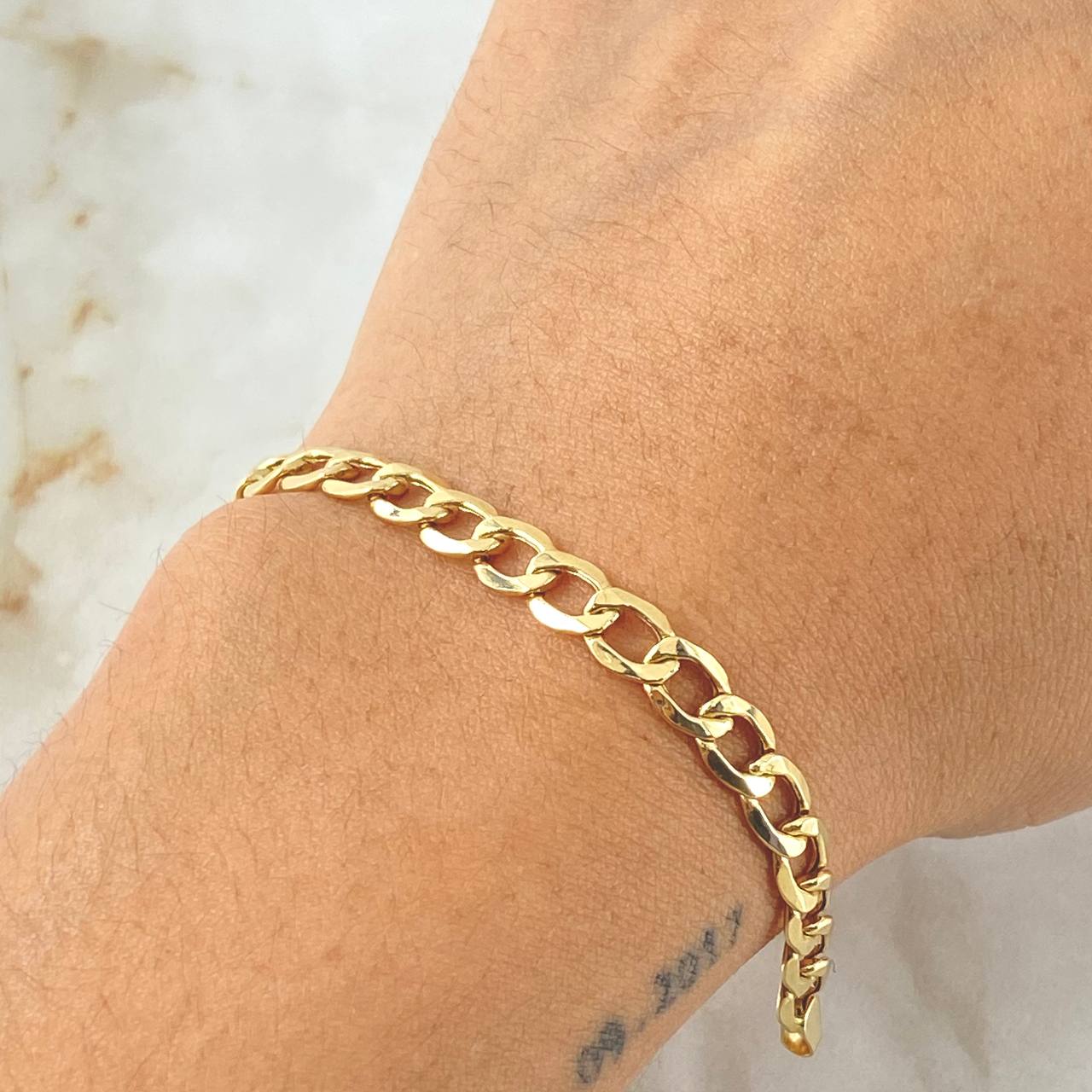 Cuban Bracelet 4.6gr / 8.3in / +3 18K Gold