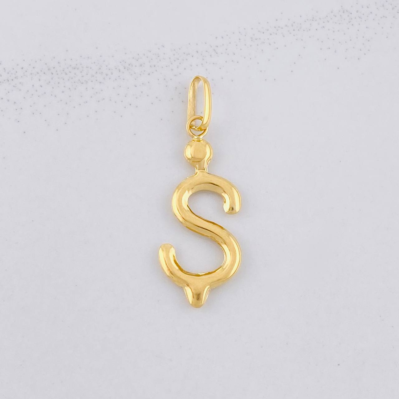 Pendant Letter S Balloon 0.85g / 1 1/4 in 18K Yellow Gold