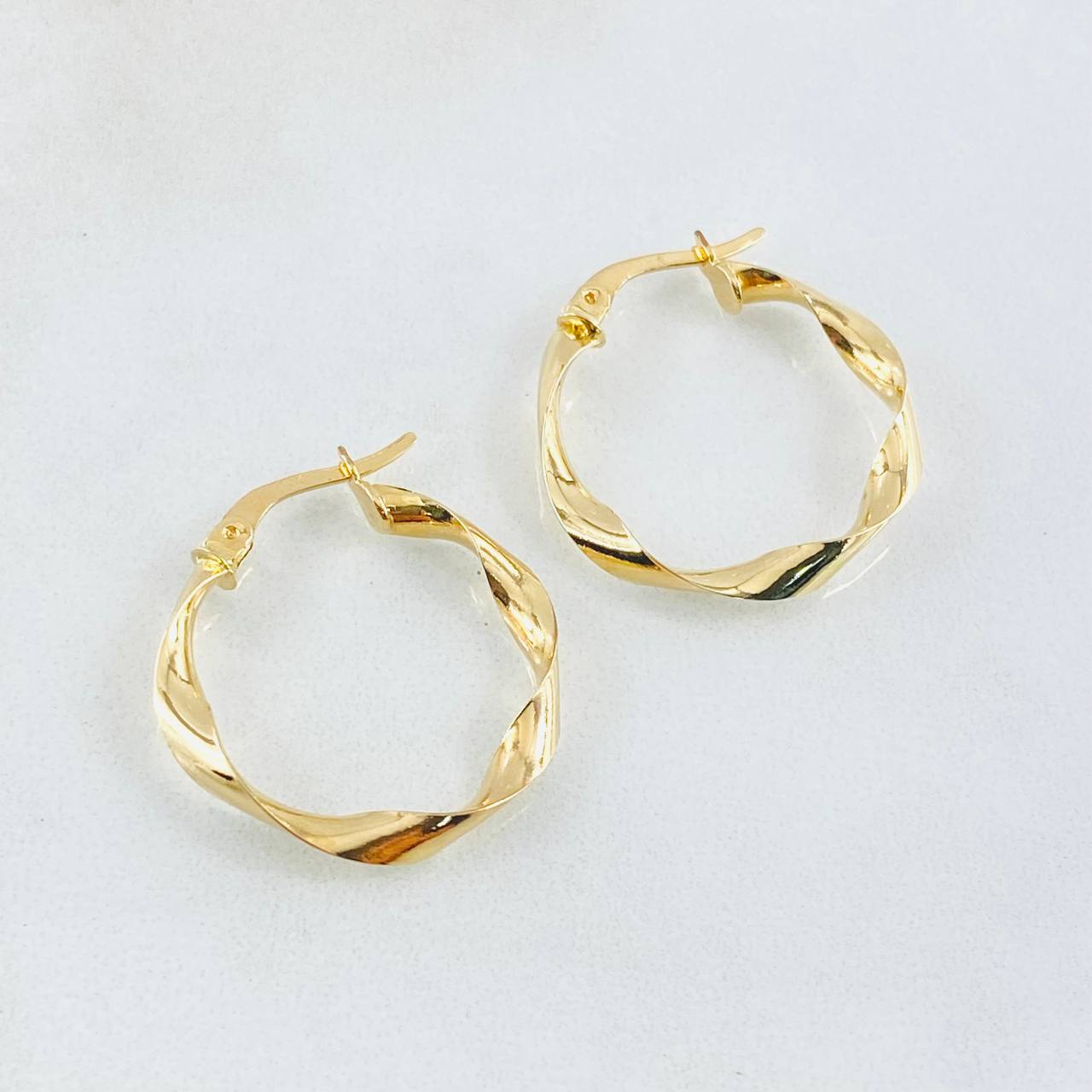 Bella Hoop Earrings 1.55gr / 18K Gold