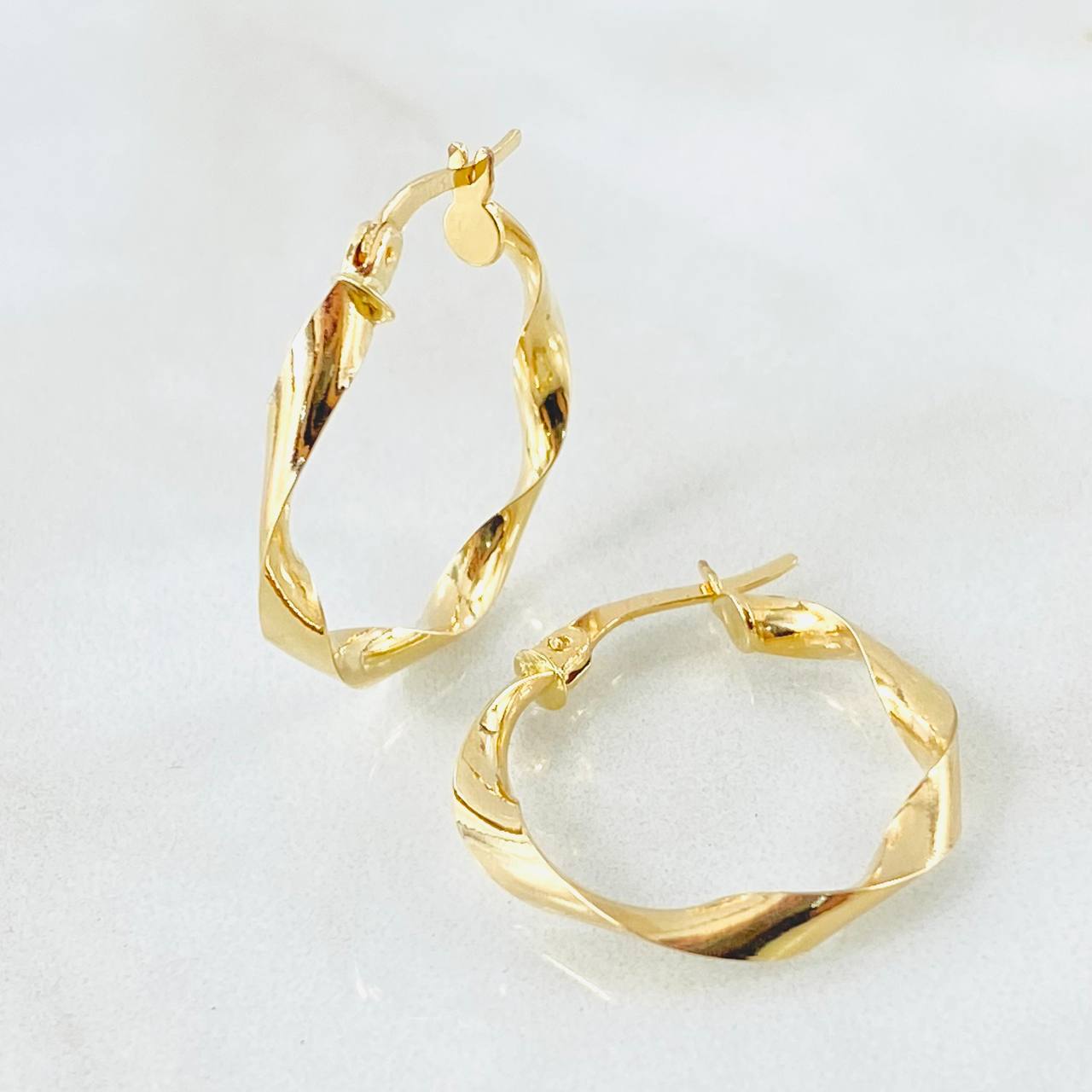 Bella Hoop Earrings 1.55gr / 18K Gold