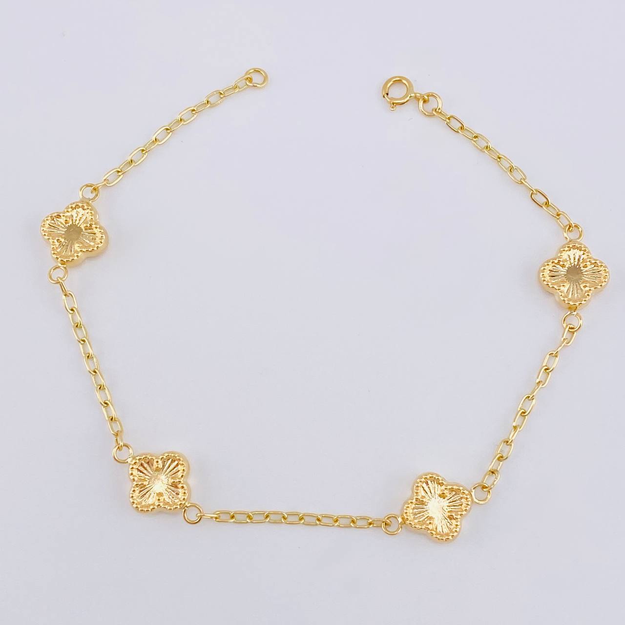 Pulso Espiga Trebol Diamantado 2.85 g / 7 3/4 in / 1.5 mm Oro Amarillo 18K