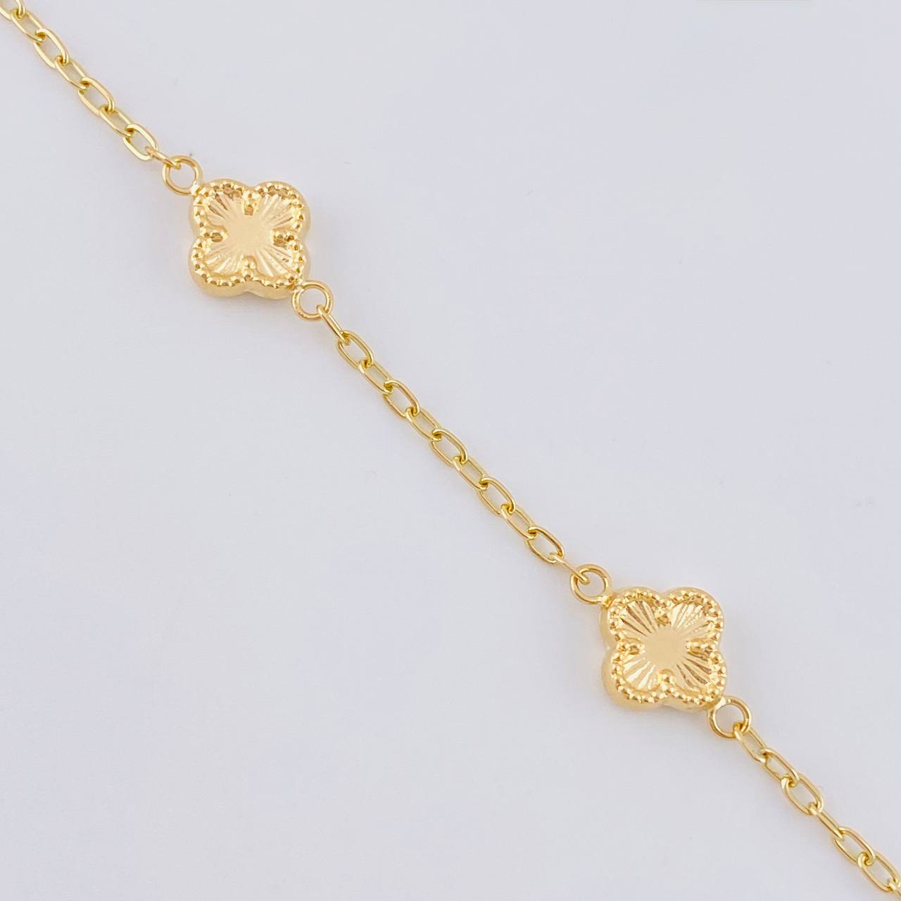 Pulso Espiga Trebol Diamantado 2.85 g / 7 3/4 in / 1.5 mm Oro Amarillo 18K