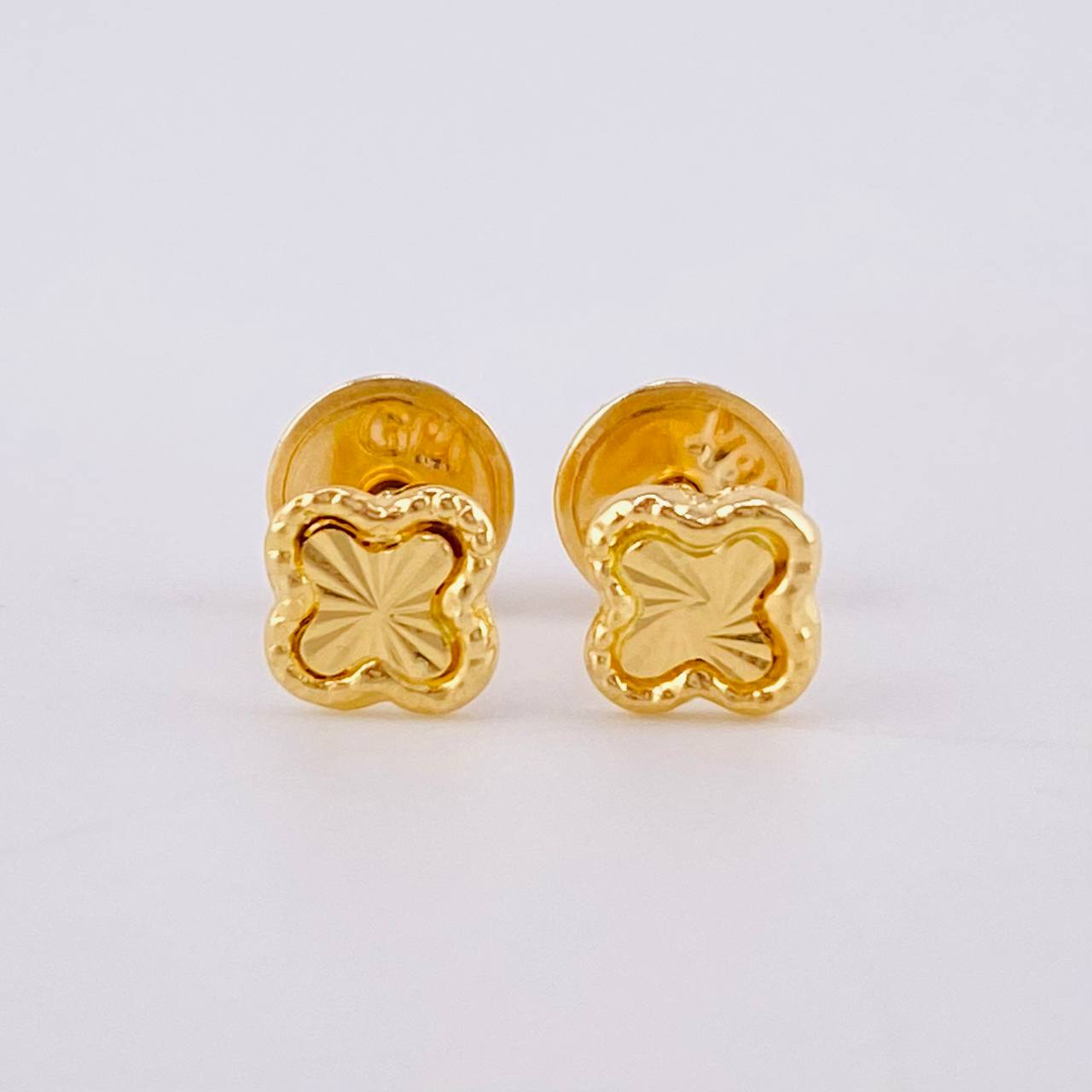 Topos Flor Trebol 0.6 g / in / 5 mm Oro Amarillo 18K