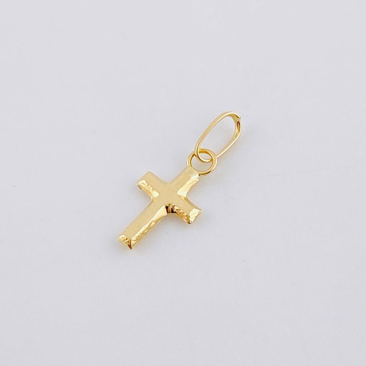 Pendant Cross 0.15 g / 1/2 in Yellow Gold 18K