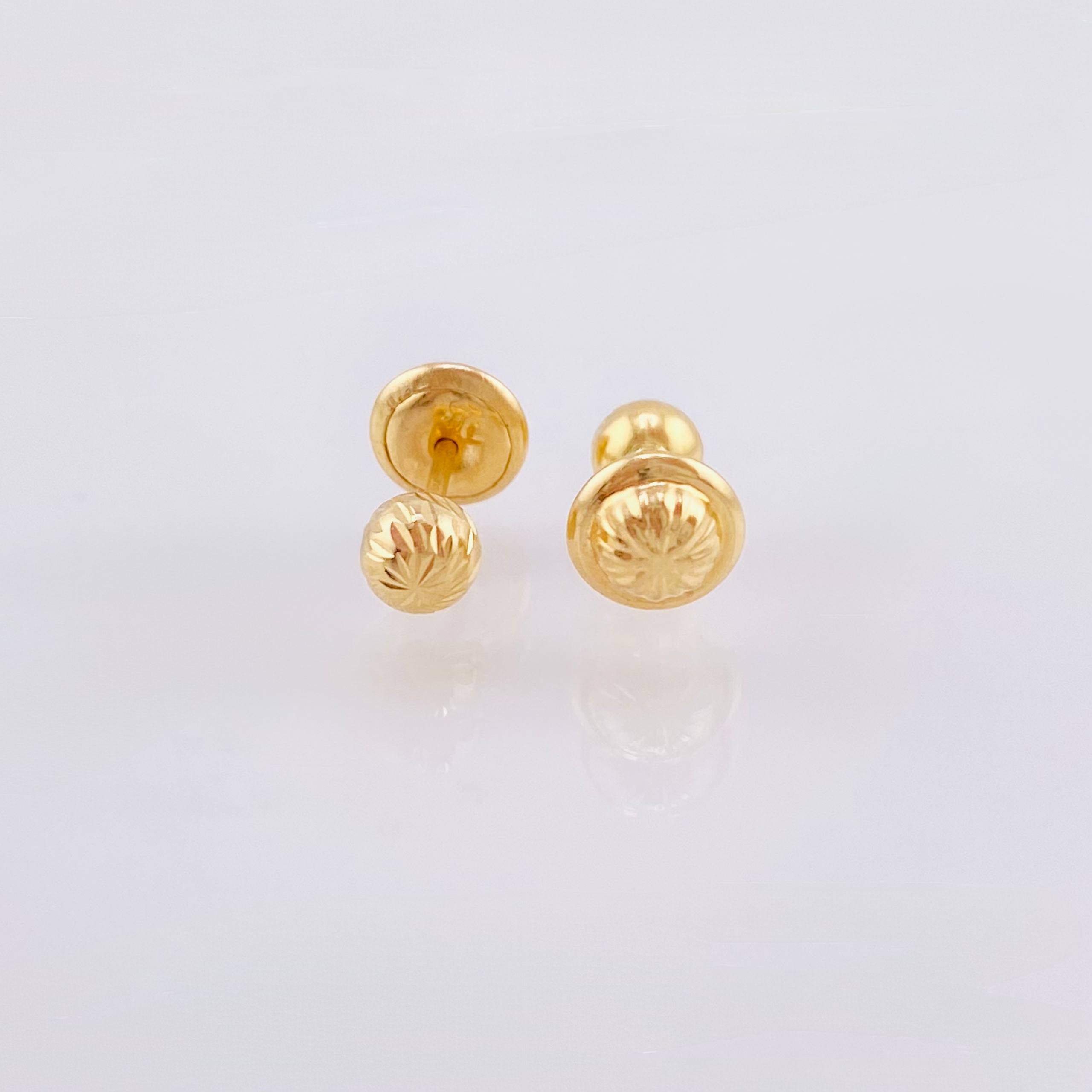 Diamond Cut Bead Stud Earrings 0.5 g / in / 4 mm 18K Yellow Gold