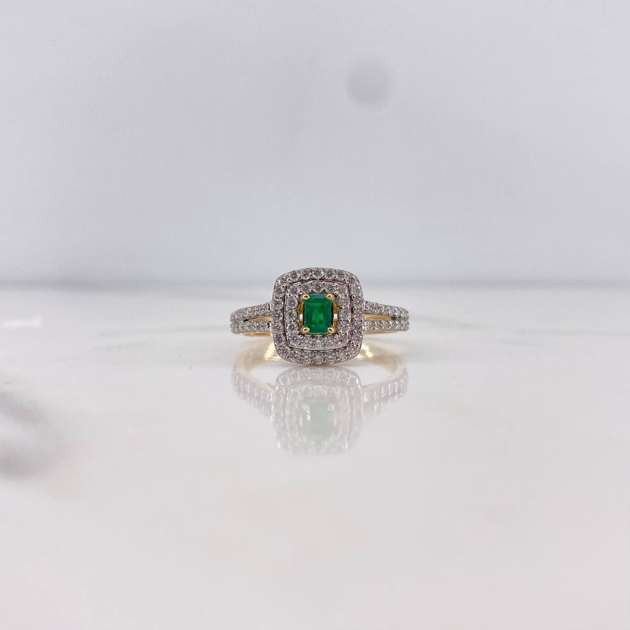 Ring Solitaire Halo 4gr / T6 3/4 / Emerald 15pts Diamonds 28pts 18K Yellow Gold (Jewel) &