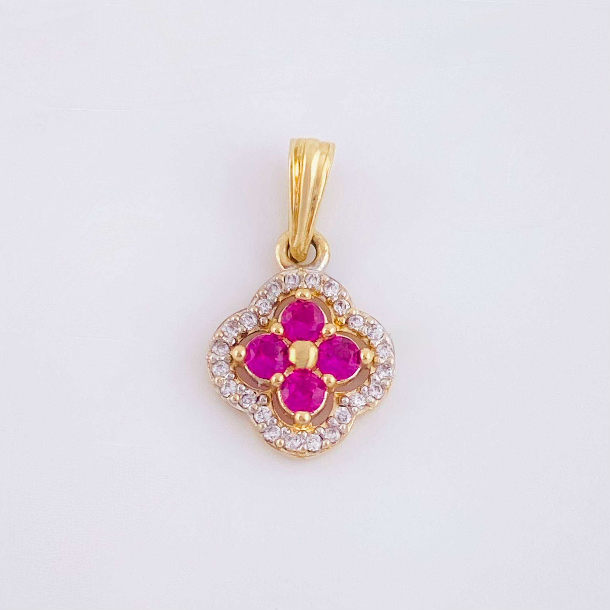 Dije Trebol Doble 1.5gr / 3/4 in / Oro Amarillo 18K