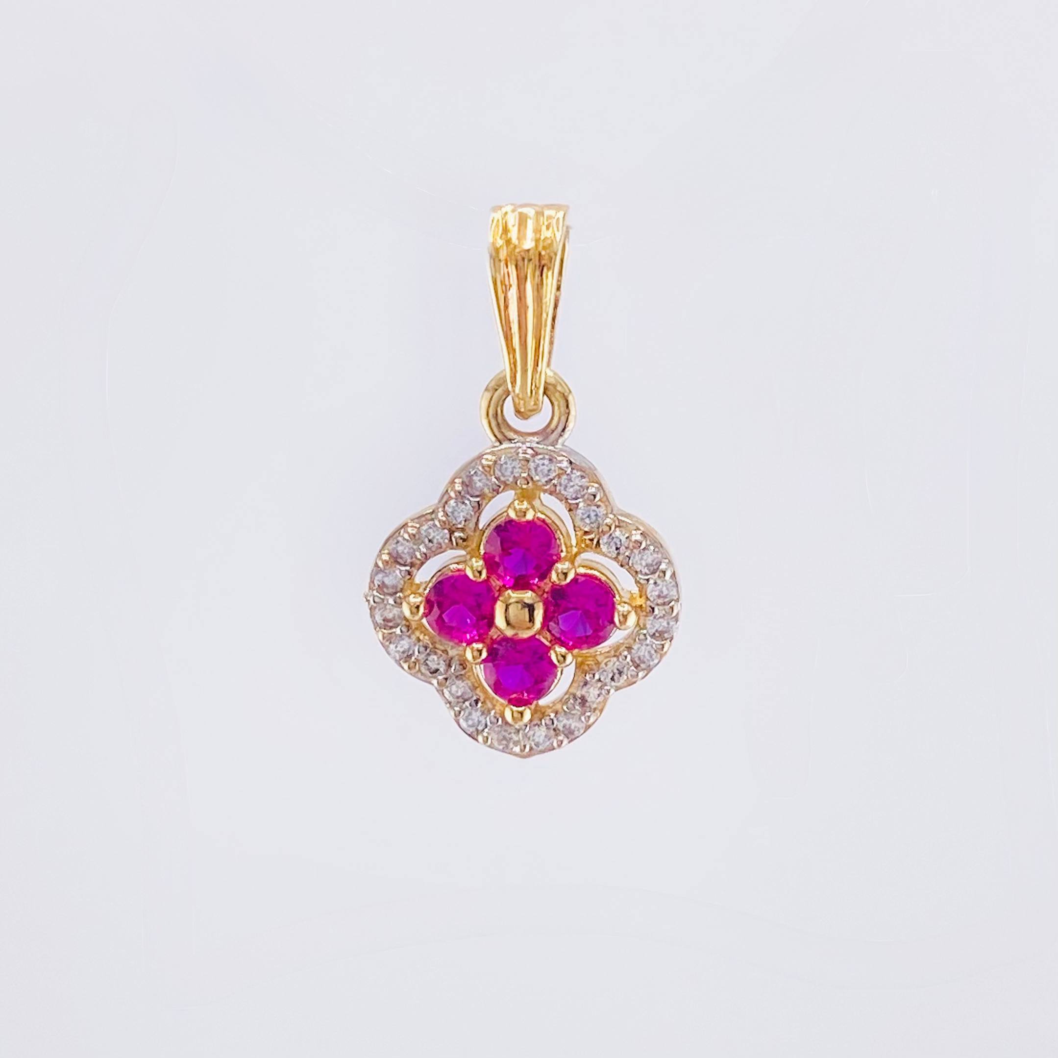 Dije Trebol Doble 1.5gr / 3/4 in / Oro Amarillo 18K