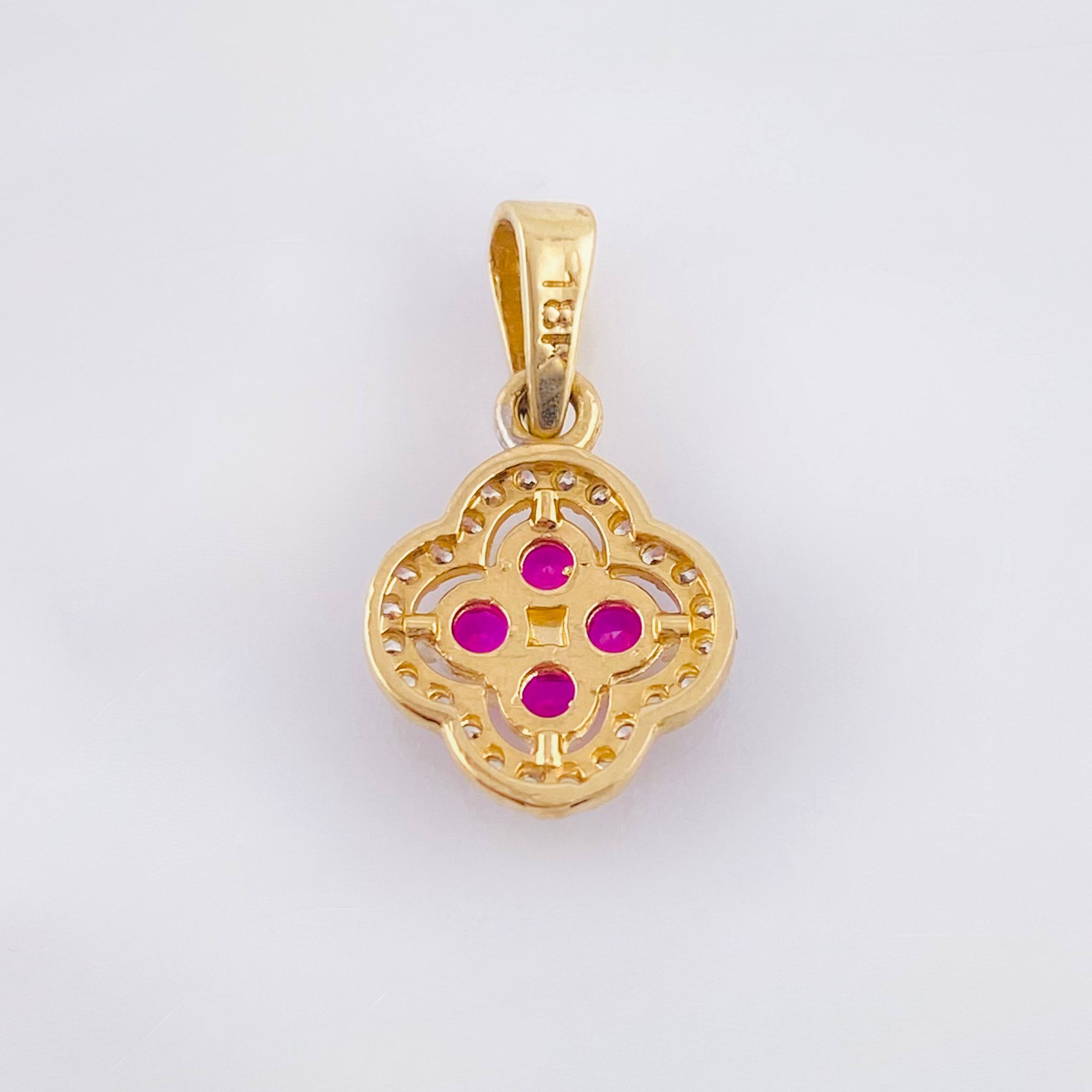 Dije Trebol Doble 1.5gr / 3/4 in / Oro Amarillo 18K
