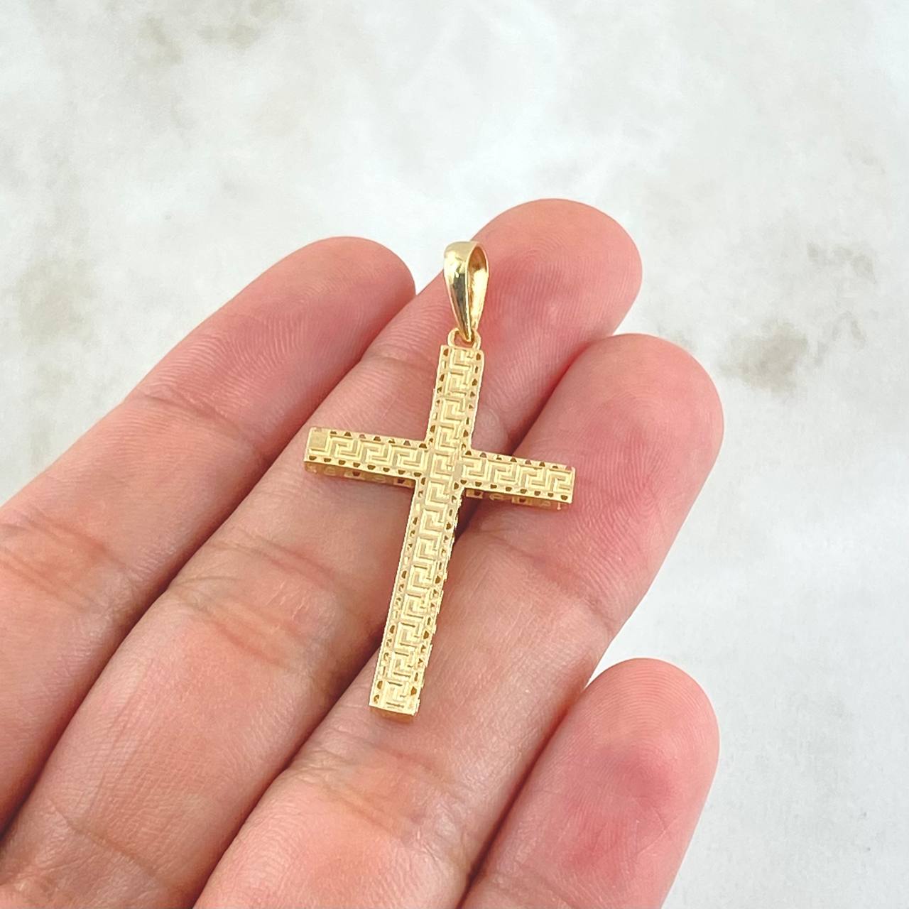 Pendant 1.9gr / 1.6in / 18K Gold ©