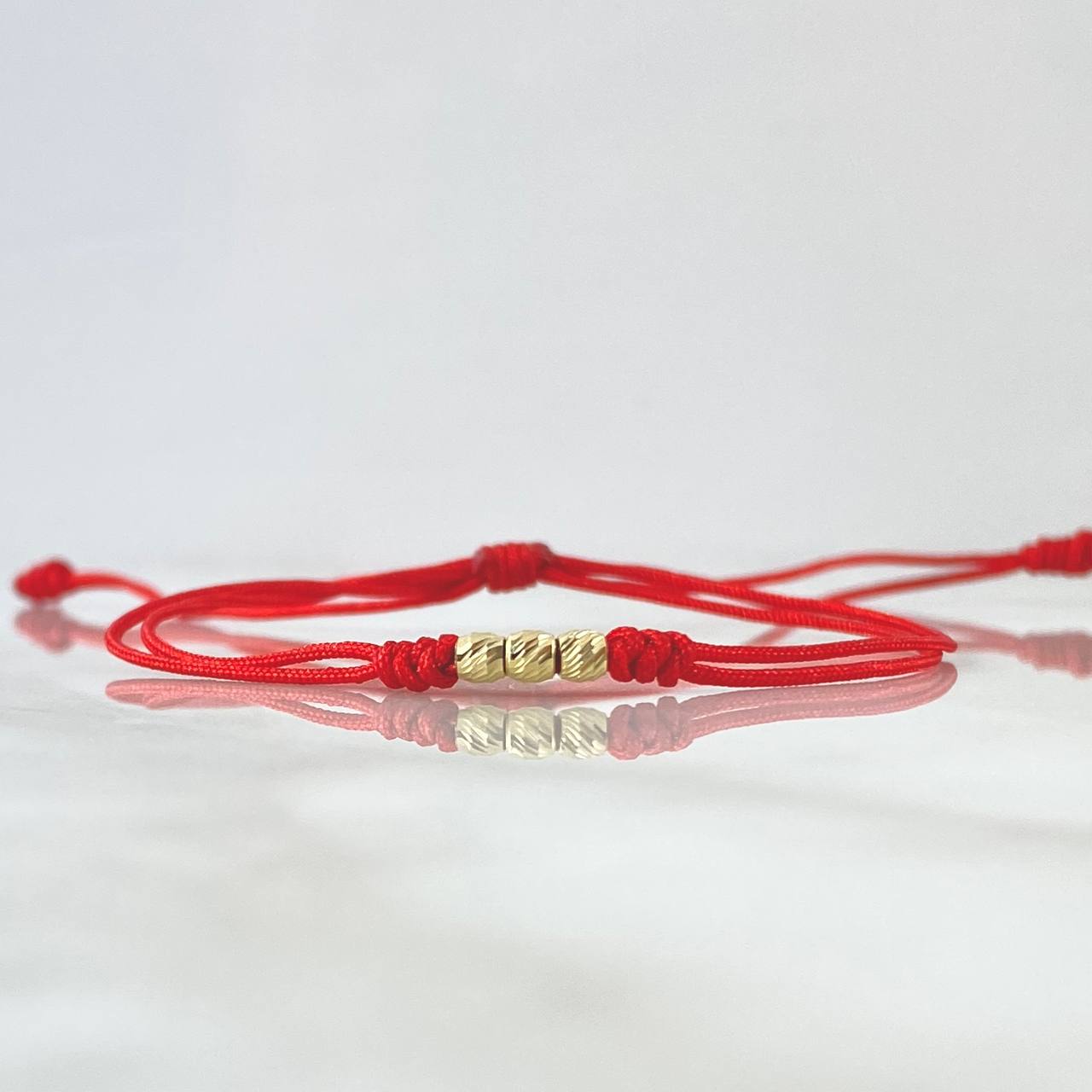 Red Bracelet Three Promises 0.25gr / 3mm Beads Diamond Cut 3pcs 18K Yellow Gold ©