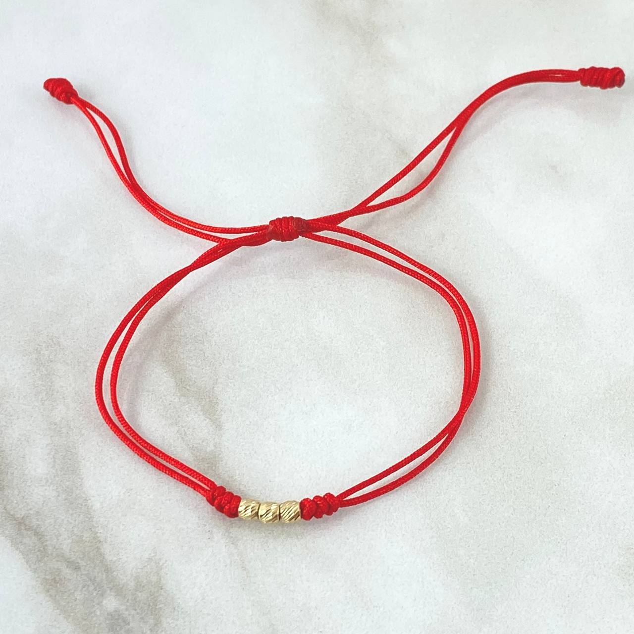 Red Bracelet Three Promises 0.25gr / 3mm Beads Diamond Cut 3 units 18K Yellow Gold