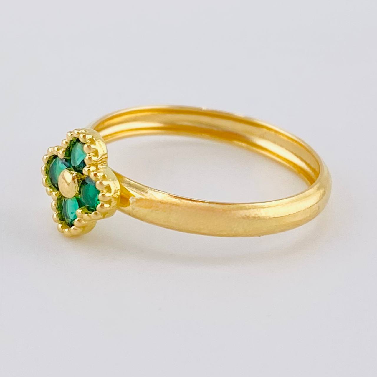 Anillo Trebol Cuatro Hojas 1.2 g / T5 1/2 Oro Amarillo 18K