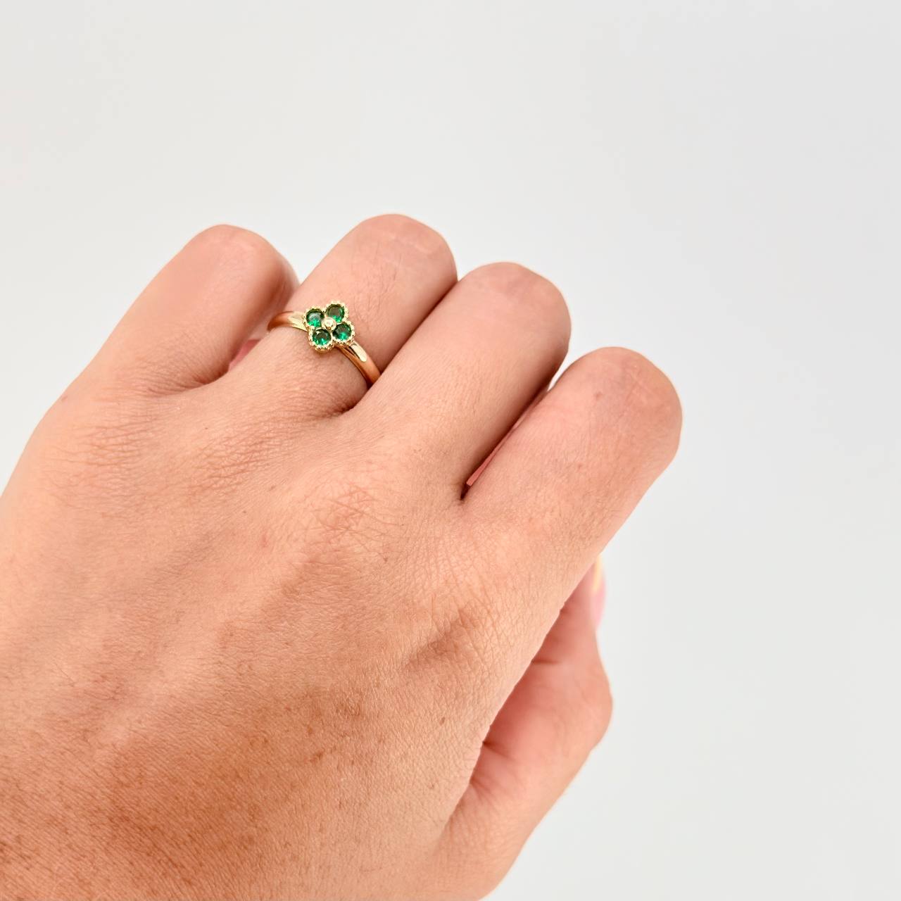 Anillo Trebol Cuatro Hojas 1.2 g / T5 1/2 Oro Amarillo 18K