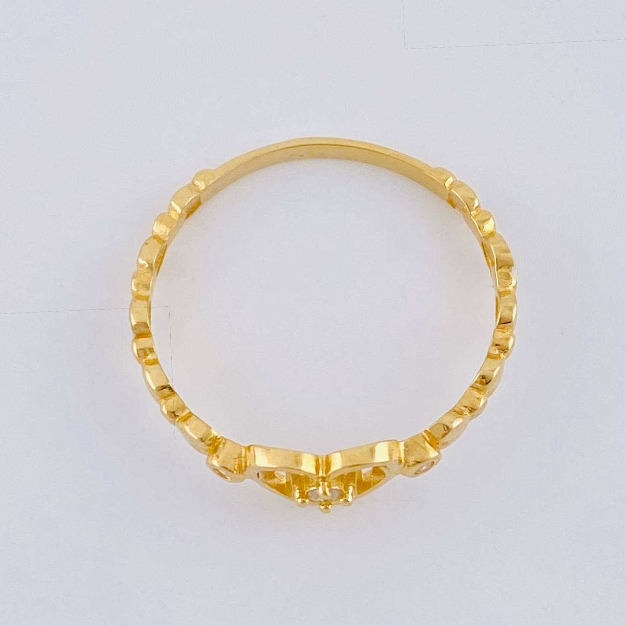 Anillo Linea Corazones 1.65 g / T8 Oro Amarillo 18K