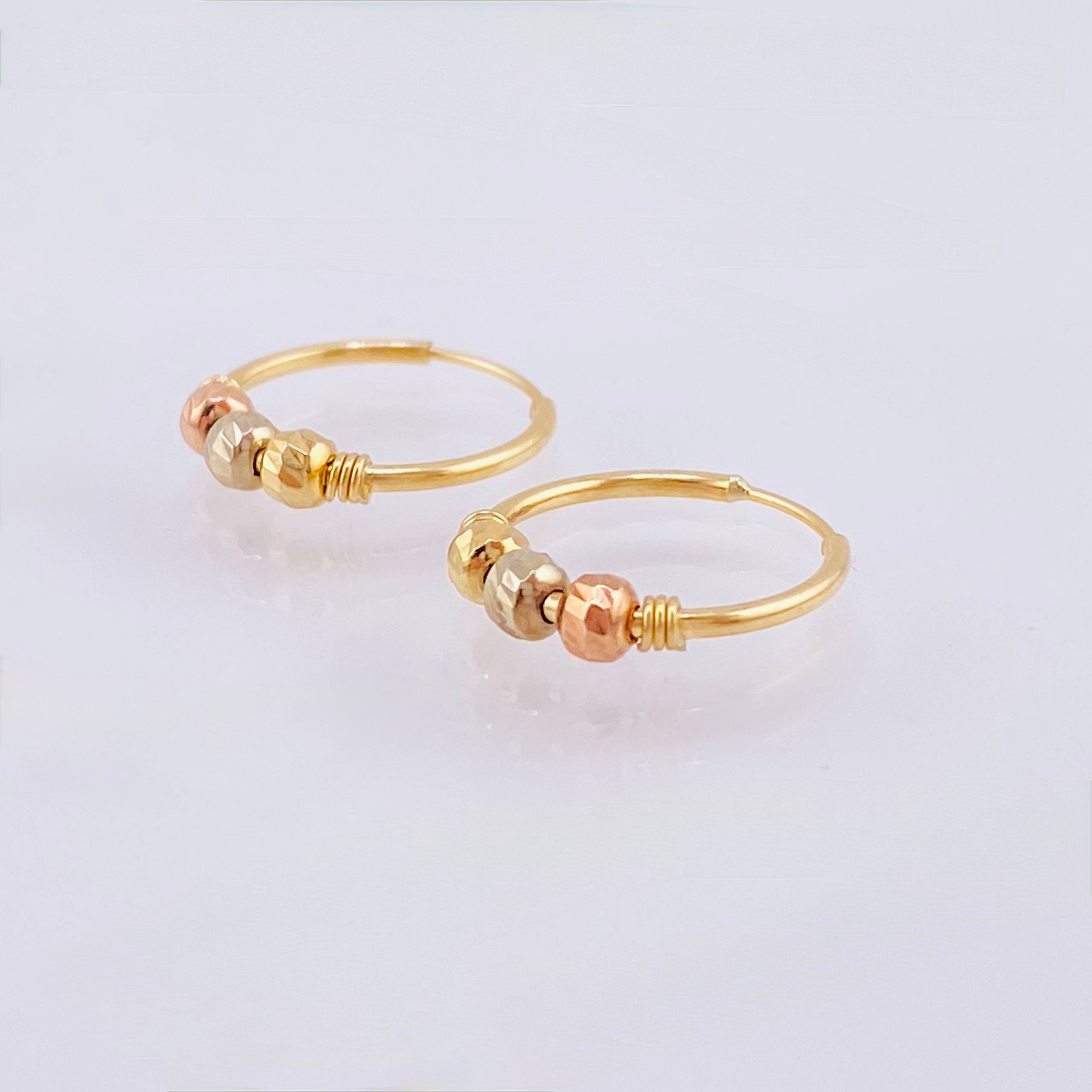 Hoop Earrings Trio Beads 0.9g / 1/2 in Three Golds 18K