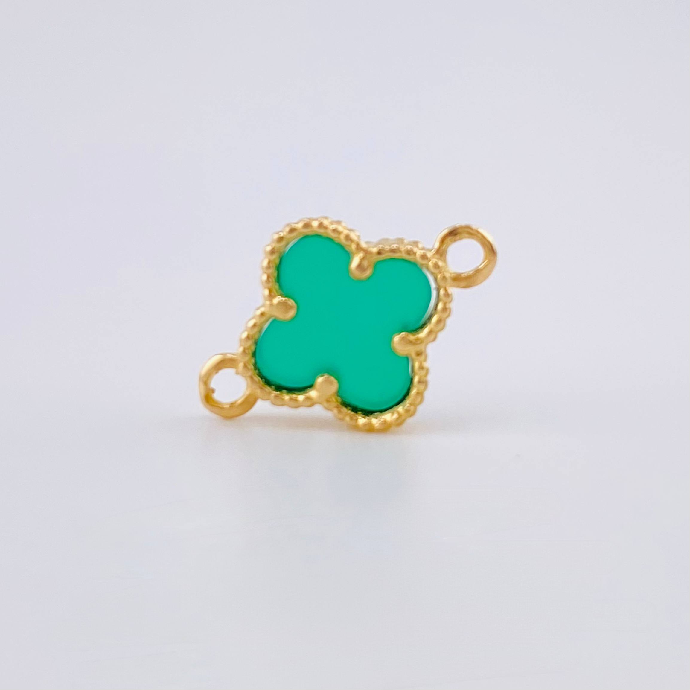 Clover Charm Green Malachite 0.95gr / 1/2 in / National Special 18K Yellow Gold *