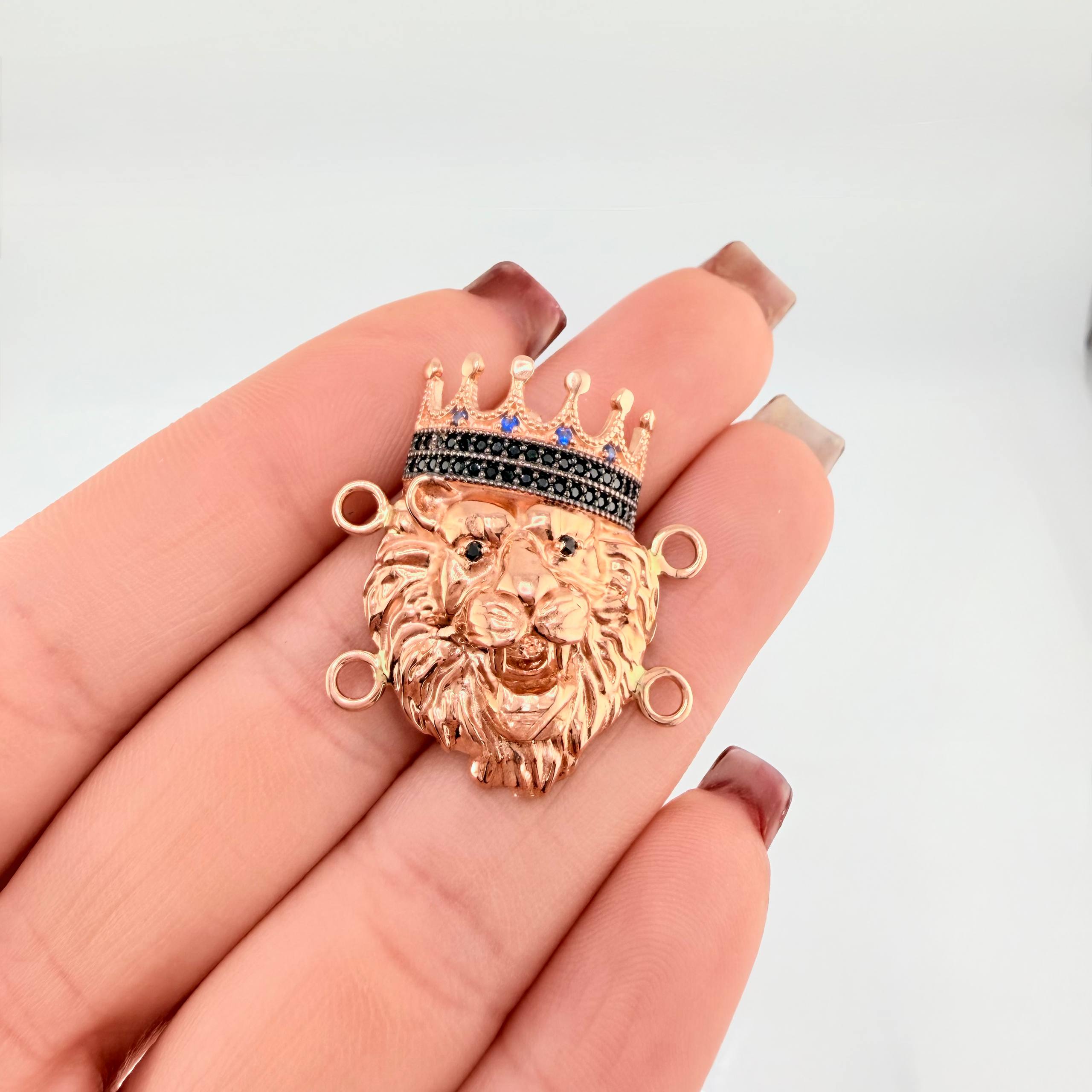 Herraje Leon Corona 8.3gr / 1 in / Oro Rosa 18K ©