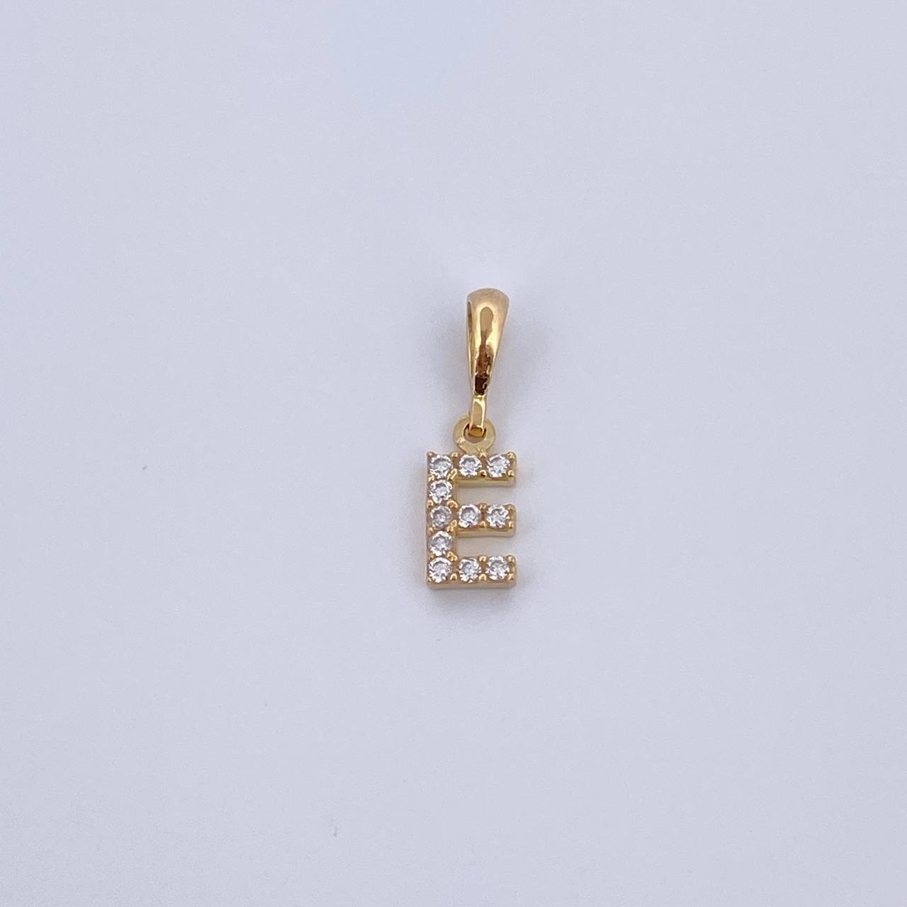 Dije Letra E 0.5gr / 1.5cm / Circones Blancos Oro Amarillo 18K &