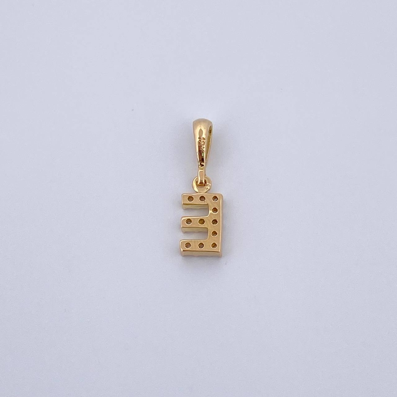 Dije Letra E 0.5gr / 1.5cm / Circones Blancos Oro Amarillo 18K &