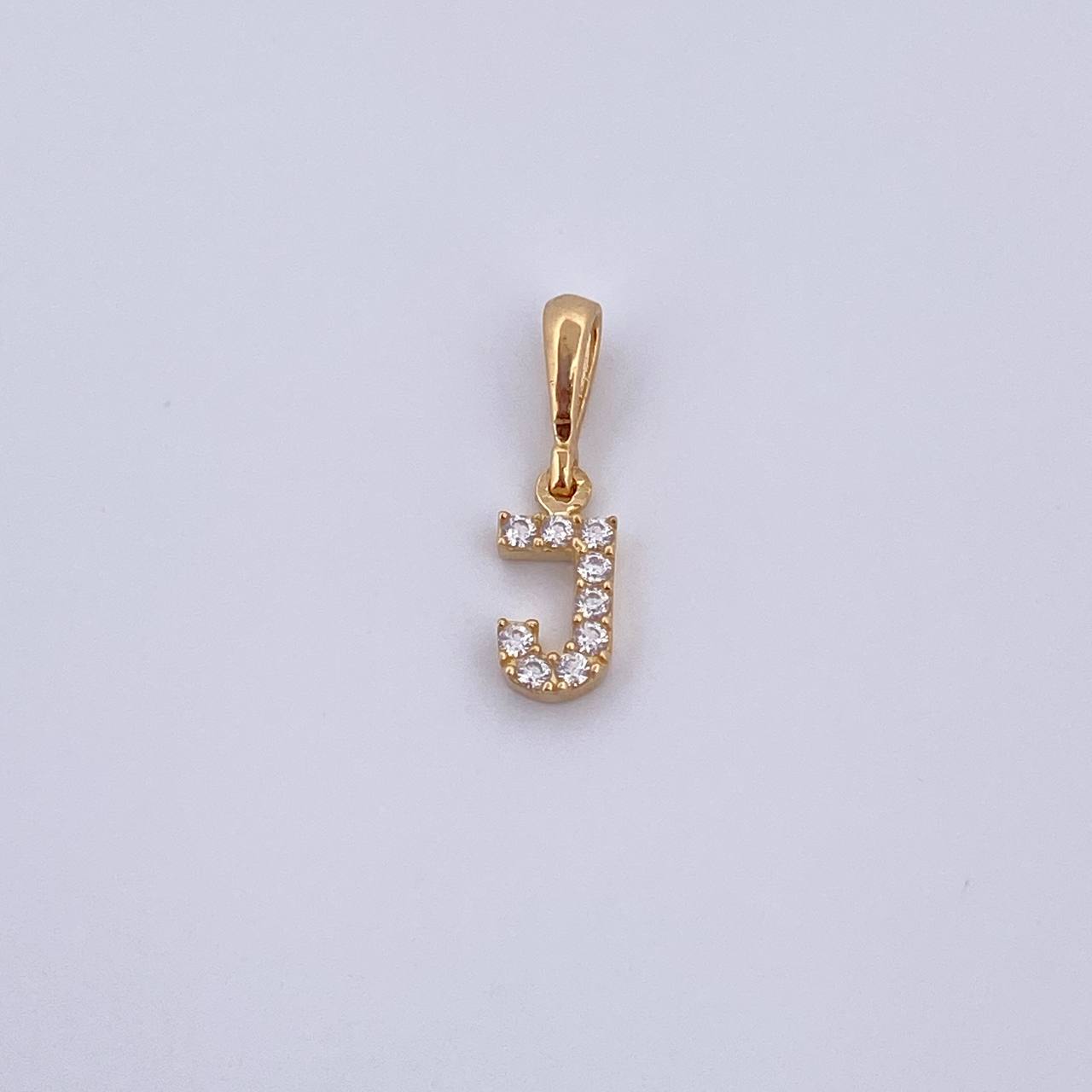 Dije Letra J 0.55gr / 1.5cm / Circones Blancos Oro Amarillo 18K &