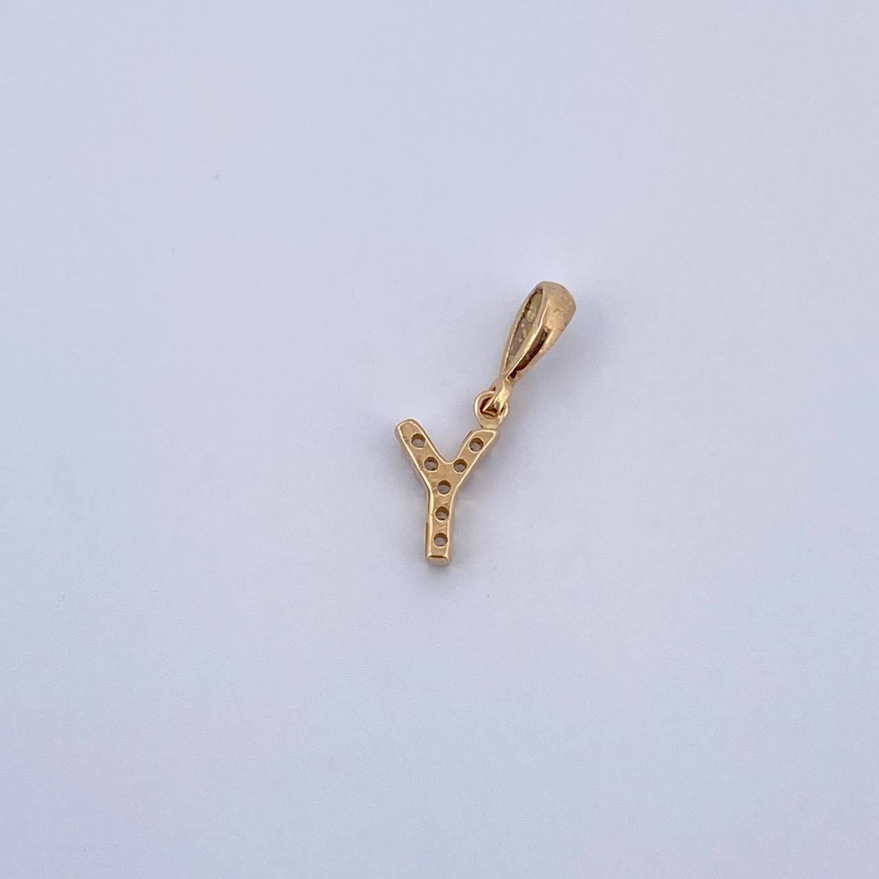 Dije Letra Y 0.45gr / 1.5cm / Circones Blancos Oro Amarillo 18K &