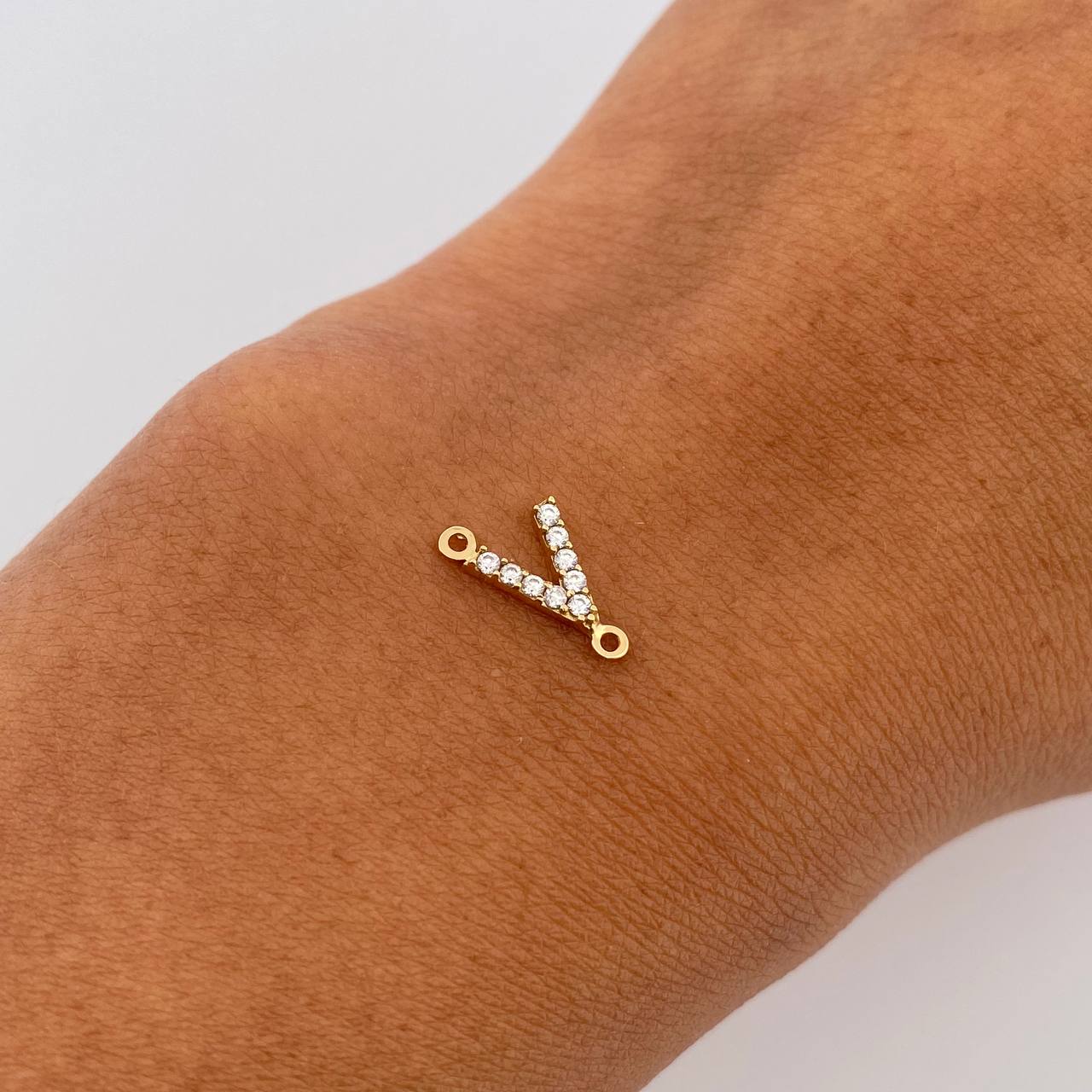 Charm Letter V 0.25gr / 1cm / White Zircons Yellow Gold 18K &