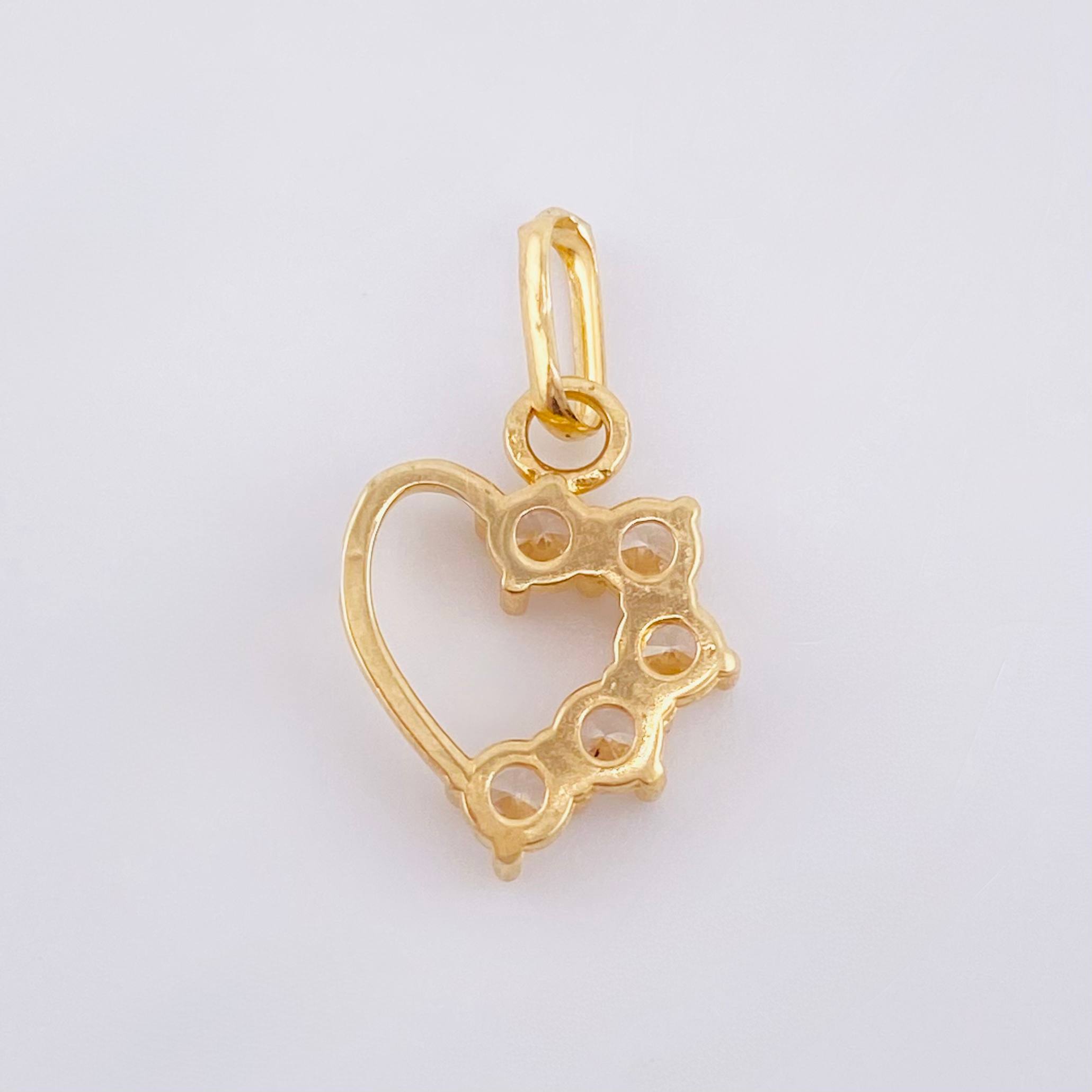 Dije Corazon Parcial Ampliado 0.9gr / 3/4 in / Oro Amarillo 18K ©