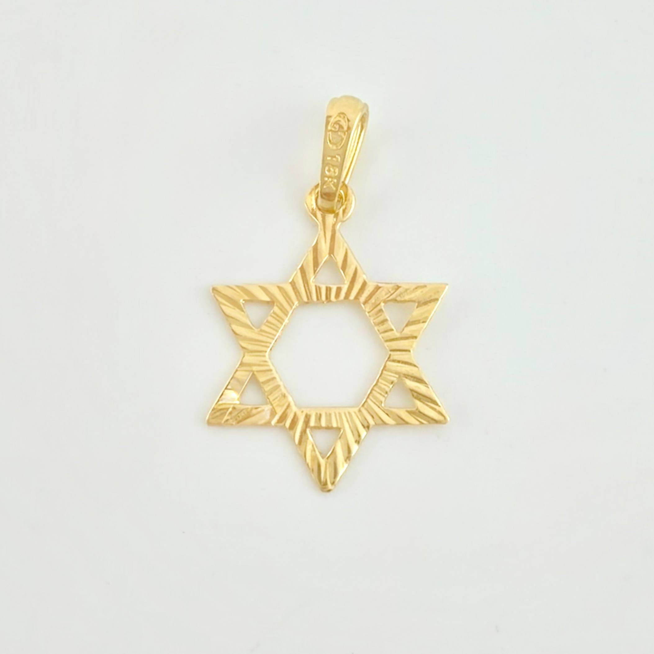 Dije Estrella De David 0.95gr / 1 in / Oro Amarillo 18K *