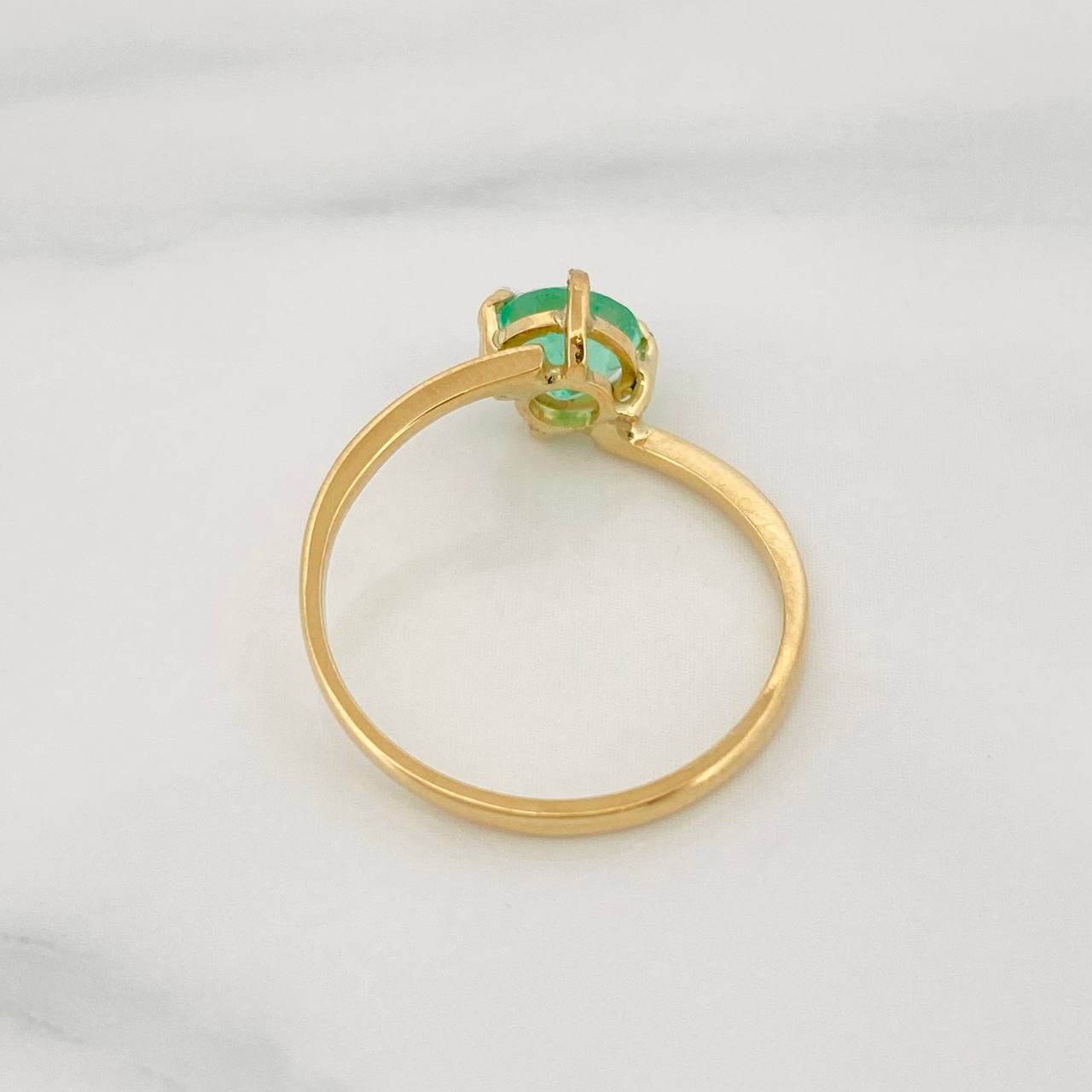 Anillo Ola Esmeralda 60pts 1.7g / T6 1/2 Oro Amarillo 18K