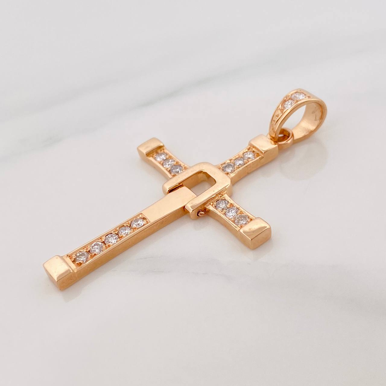 Dije Cruz Articulada Diamantes 36pts 8.25g / 2 1/4 in Oro Amarillo 18K