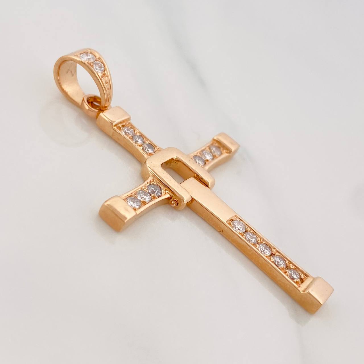 Dije Cruz Articulada Diamantes 36pts 8.25g / 2 1/4 in Oro Amarillo 18K