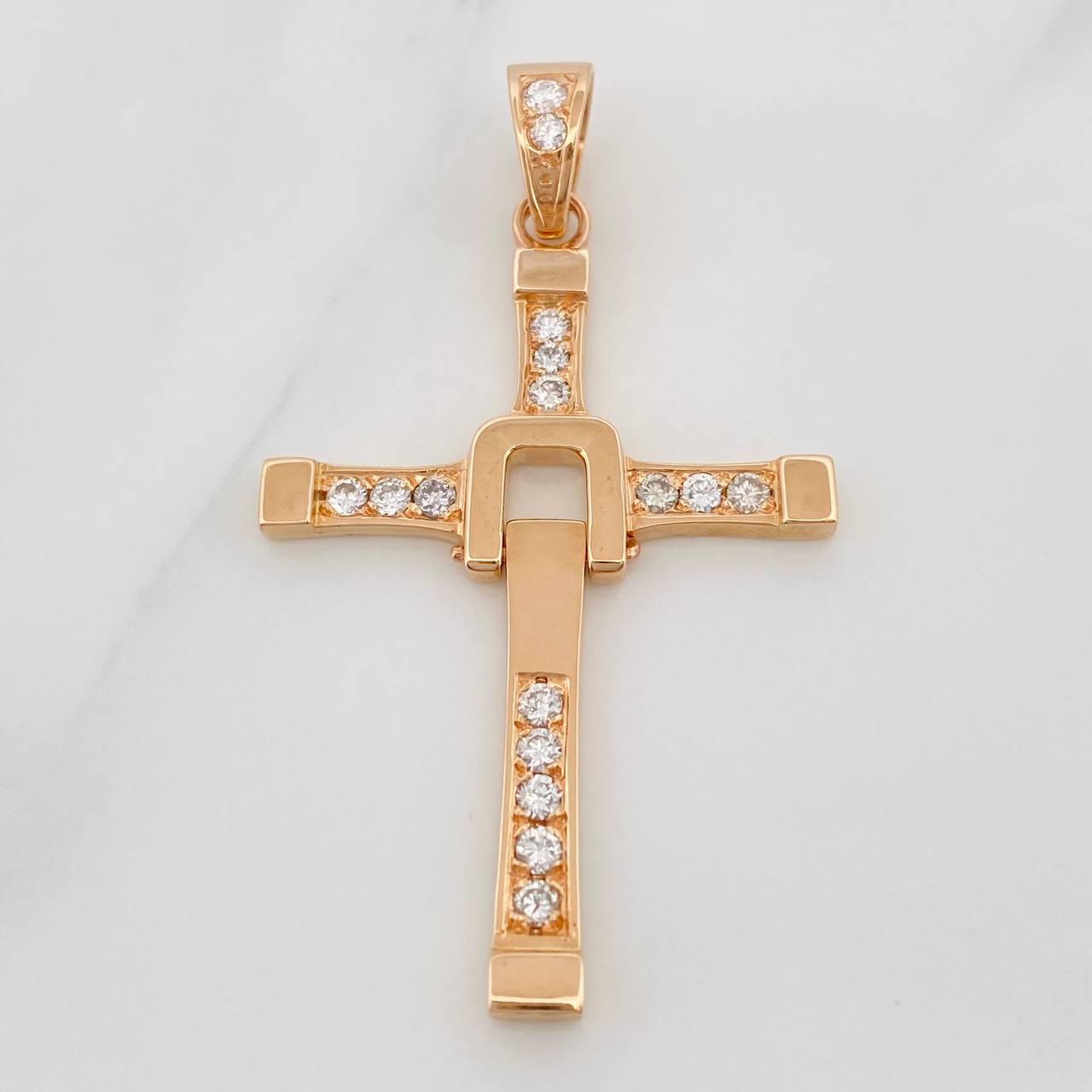 Dije Cruz Articulada Diamantes 36pts 8.25g / 2 1/4 in Oro Amarillo 18K