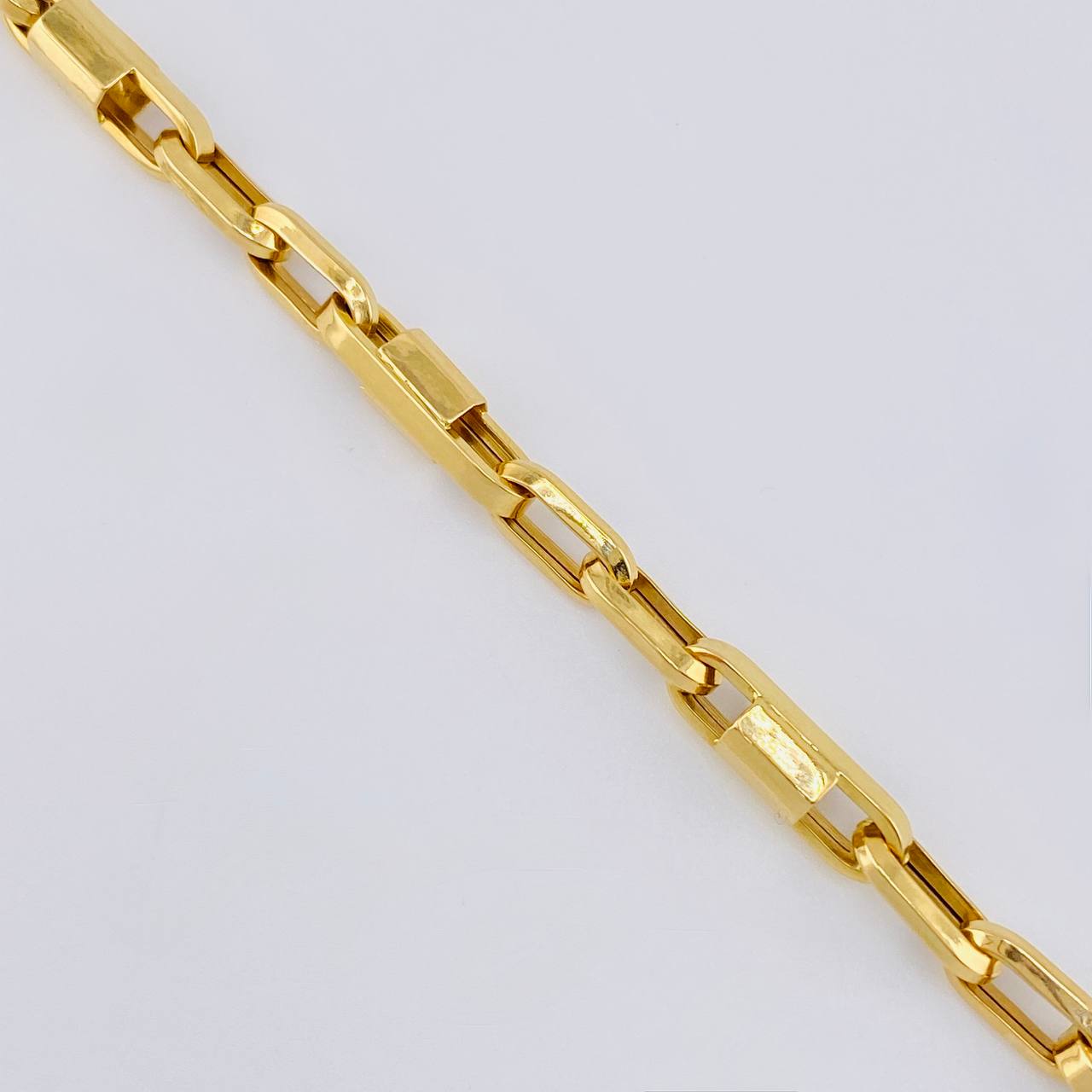 Pulso Rustico 6.85gr / 8 1/2 in / 5mm Oro Amarillo +4 18K ©
