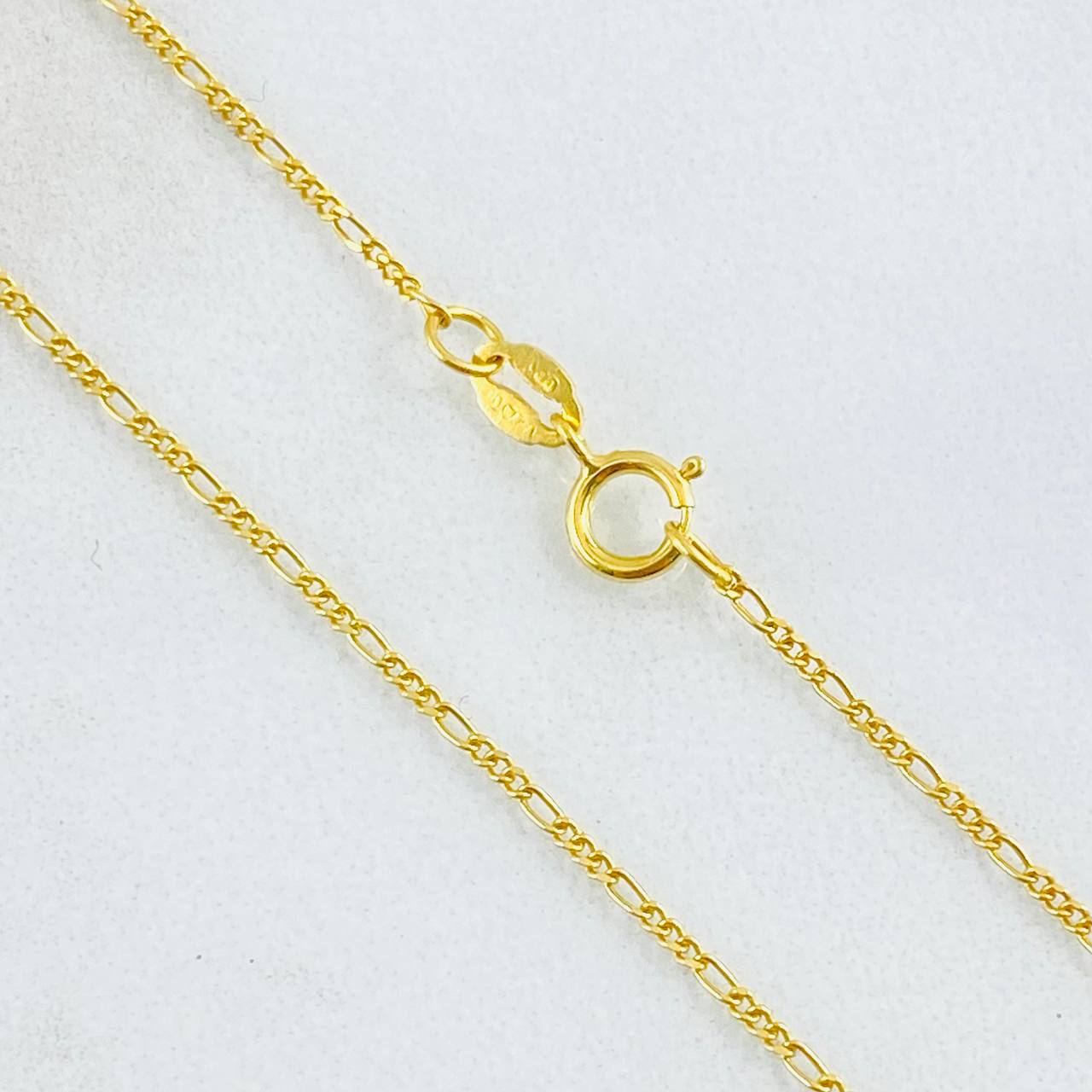 Cadena Figaro 2.3gr / 23 1/2 in / 1.1mm Oro Amarillo +1 18K *