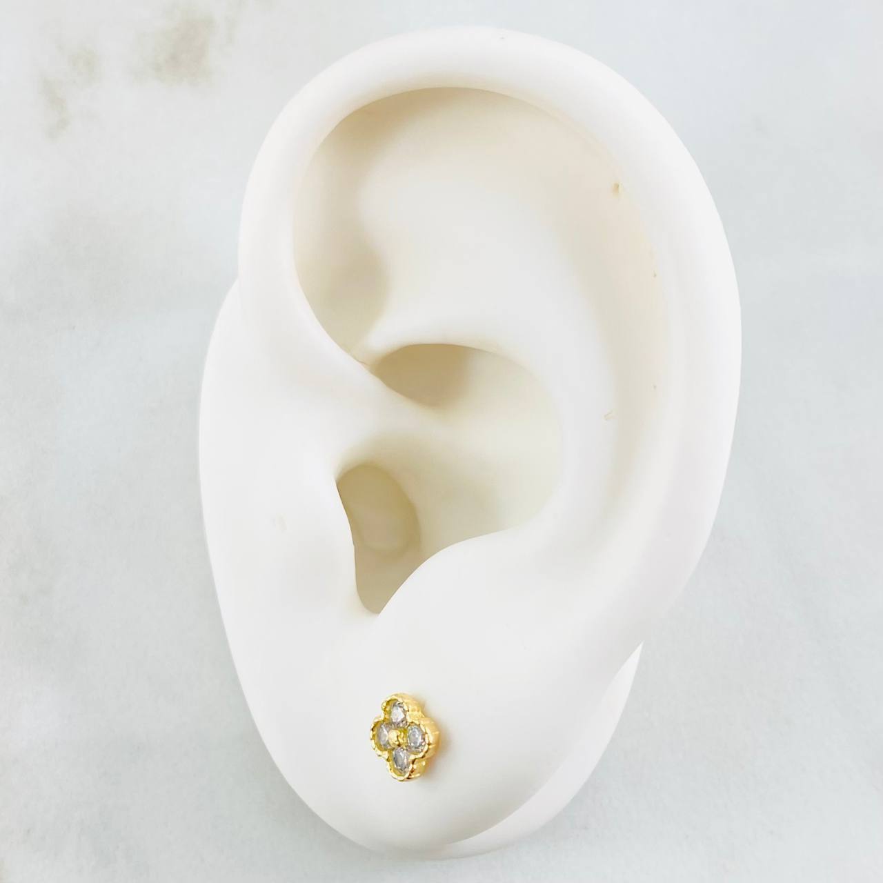 Topos Flor Trebol 1.05gr / 5.1mm Oro Amarillo 18K *