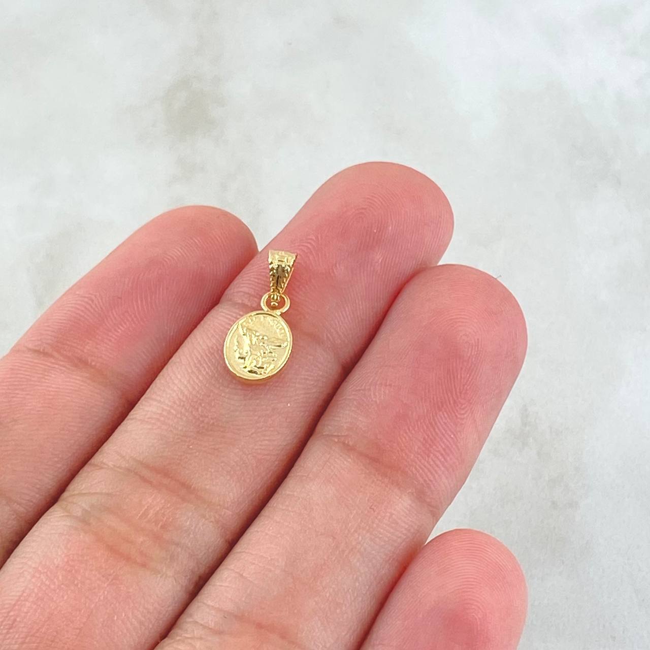 Pendant Saint Michael the Archangel 0.35gr / 0.6in / Bordered Bail 18K Gold ©