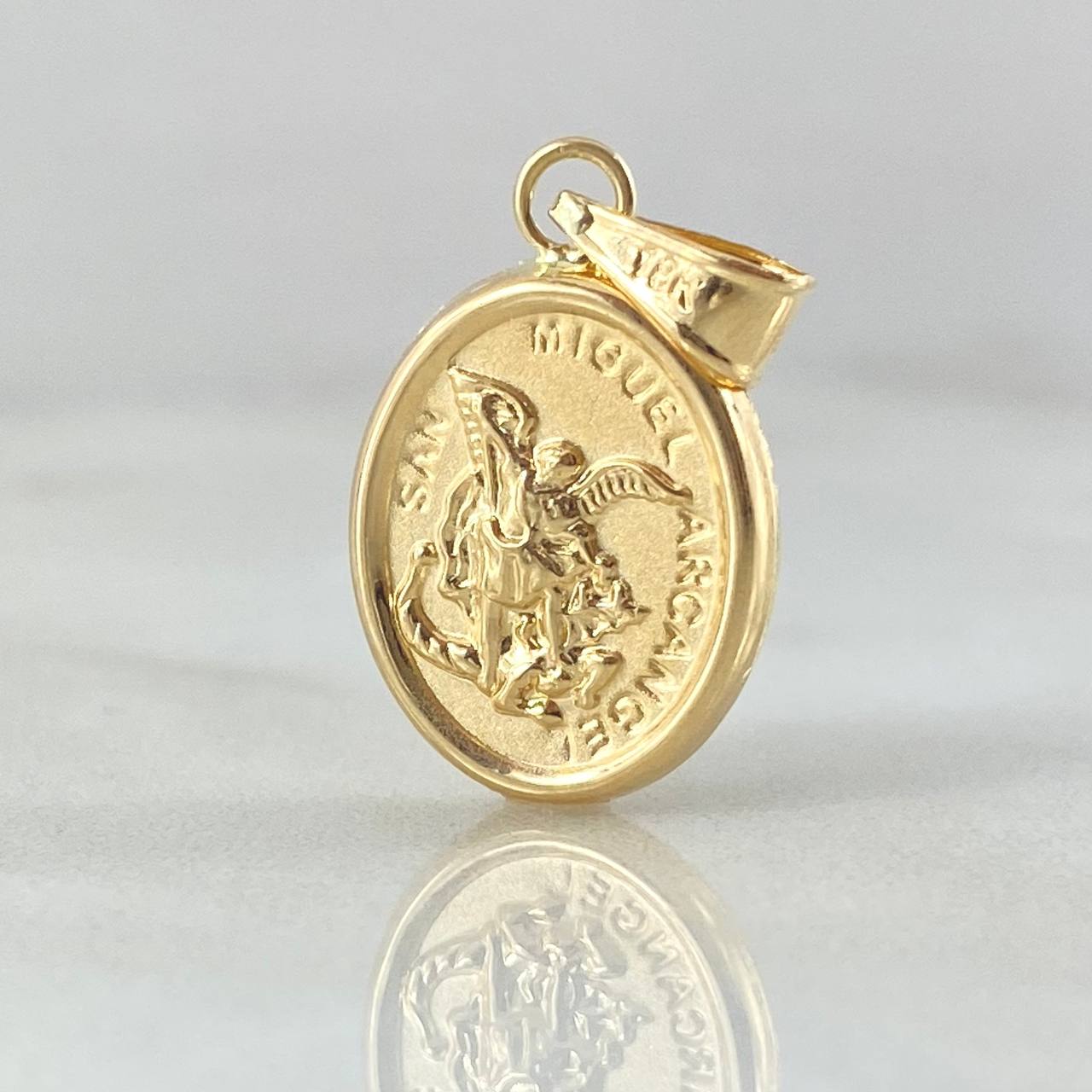 San Miguel Archangel Pendant 1.1gr / 2.4cm / 18K Gold