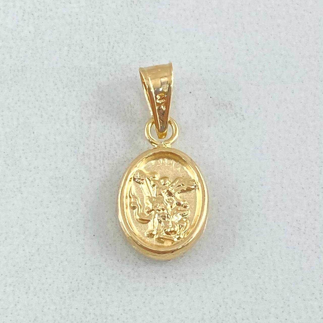 San Miguel Archangel Pendant 0.45gr / 1.8cm (0.7in) / 18K Gold *