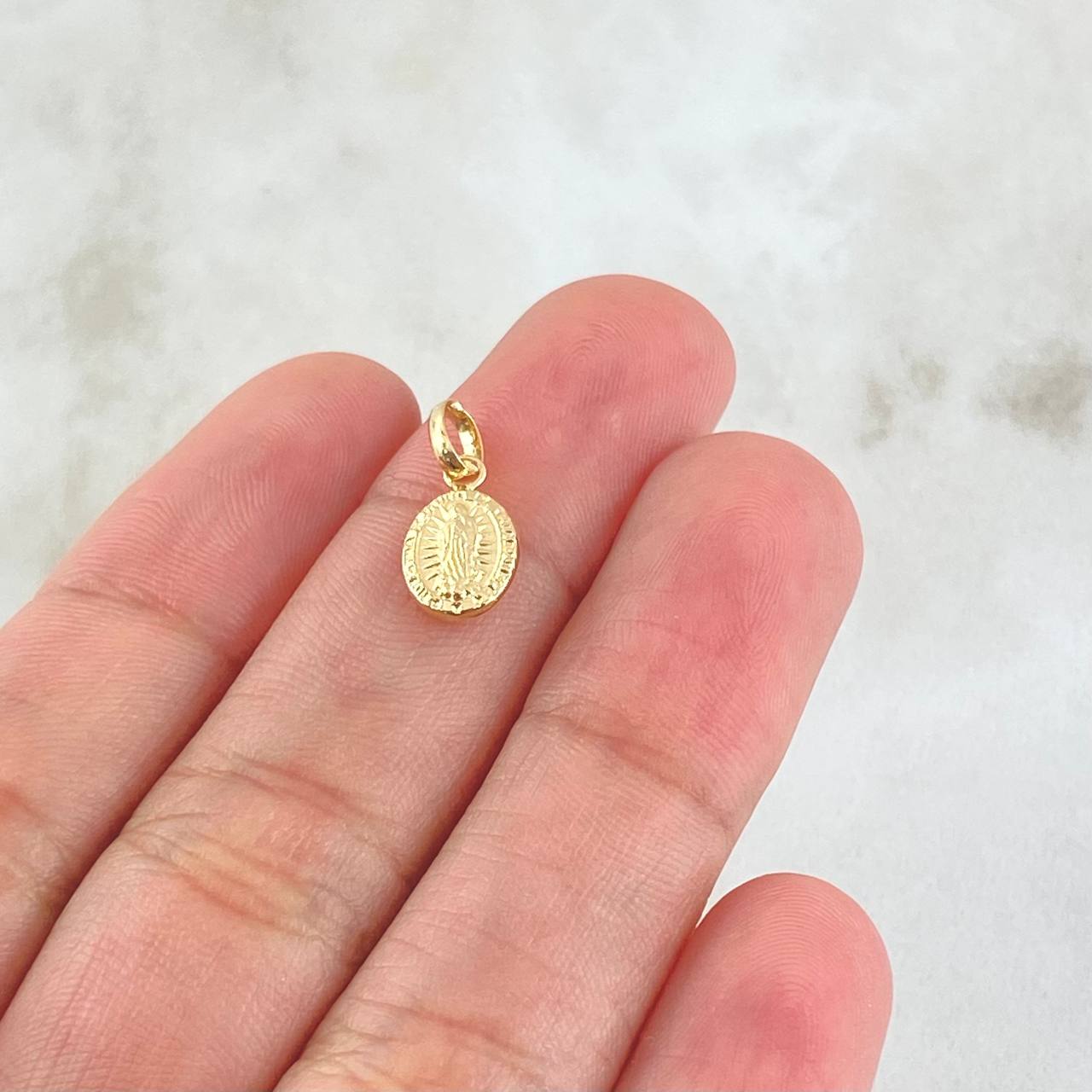 Pendant Virgin Guadalupe 0.4gr / 1.6cm / 18K Yellow Gold