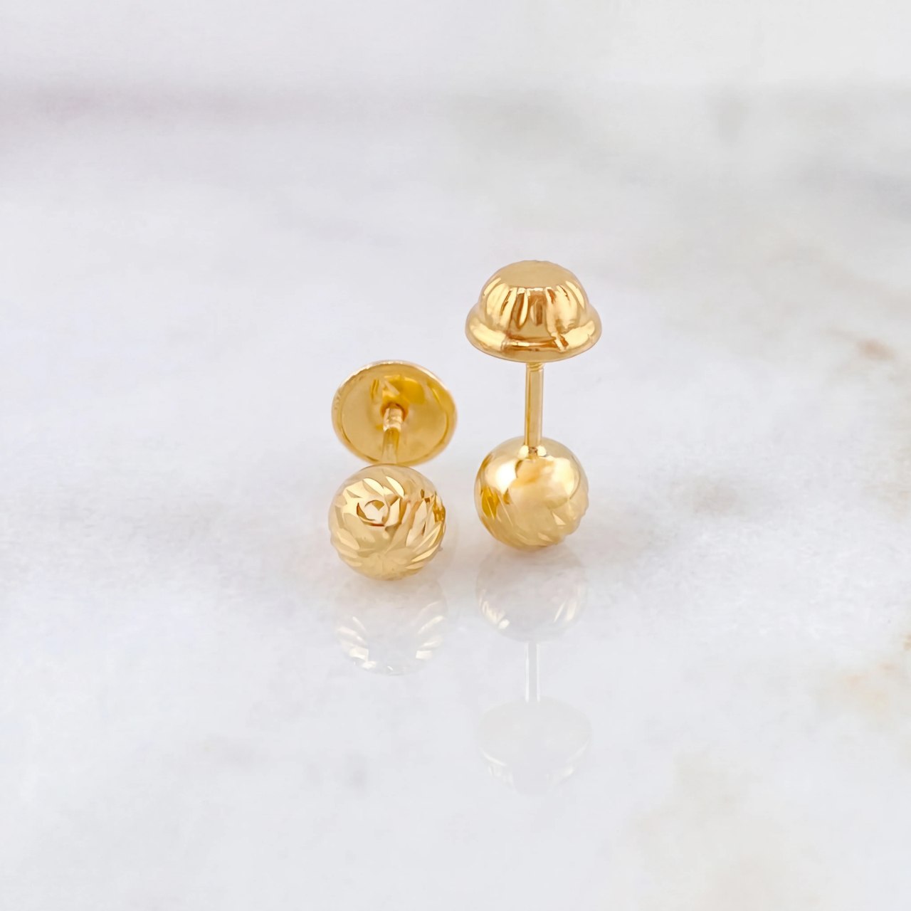 Topos Bola Diamantada 0.6g / in / 5mm Oro Amarillo 18K