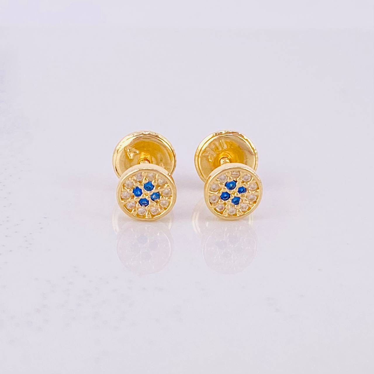 Stud Earrings Sparkle Center 0.7g / in / 4.9mm Yellow Gold 18K