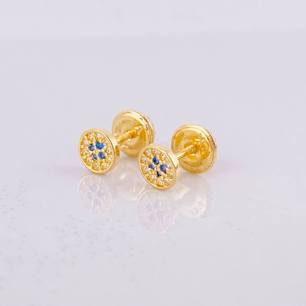 Stud Earrings Sparkle Center 0.7g / in / 4.9mm Yellow Gold 18K