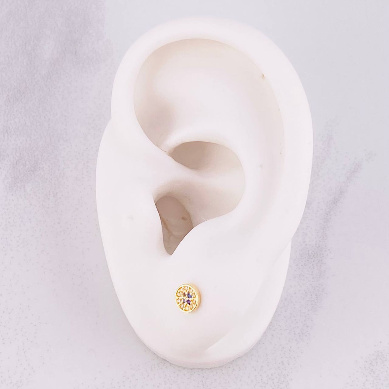 Stud Earrings Sparkle Center 0.7g / in / 4.9mm Yellow Gold 18K