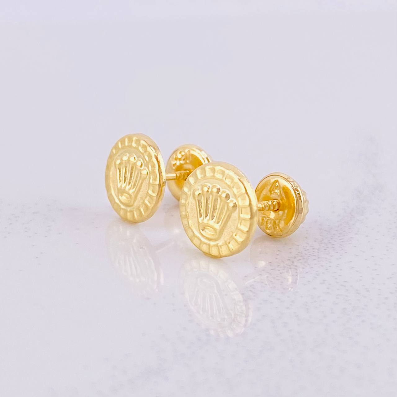 Stud Earrings Crown Seal 0.7g / in / 7.7mm Yellow Gold 18K