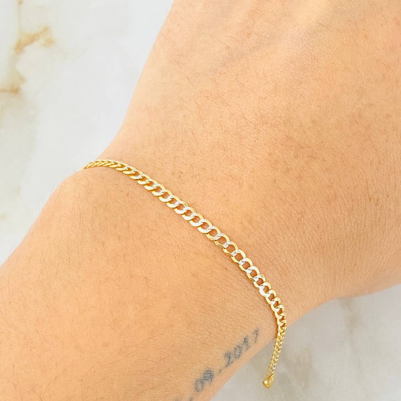 Pulso Cubano 2.35gr / 8 in / 2.5mm Dos Oros Amarillo Blanco +3 18K ©